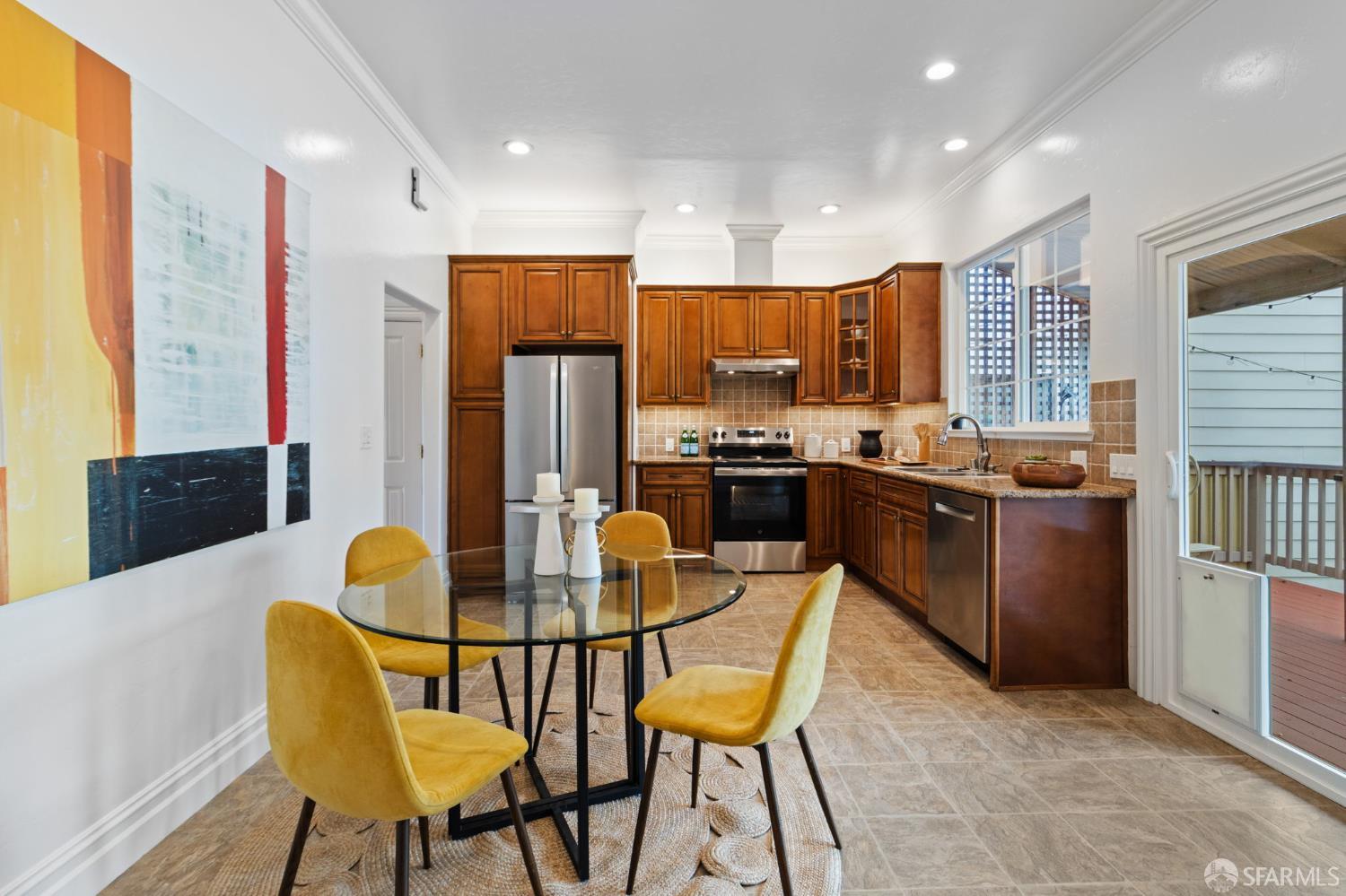 Detail Gallery Image 15 of 32 For 4390 17th St, San Francisco,  CA 94114 - 2 Beds | 1 Baths