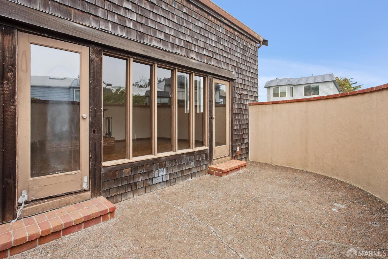 Detail Gallery Image 30 of 98 For 19 Gateview Ct, San Francisco,  CA 94116 - 4 Beds | 2/1 Baths