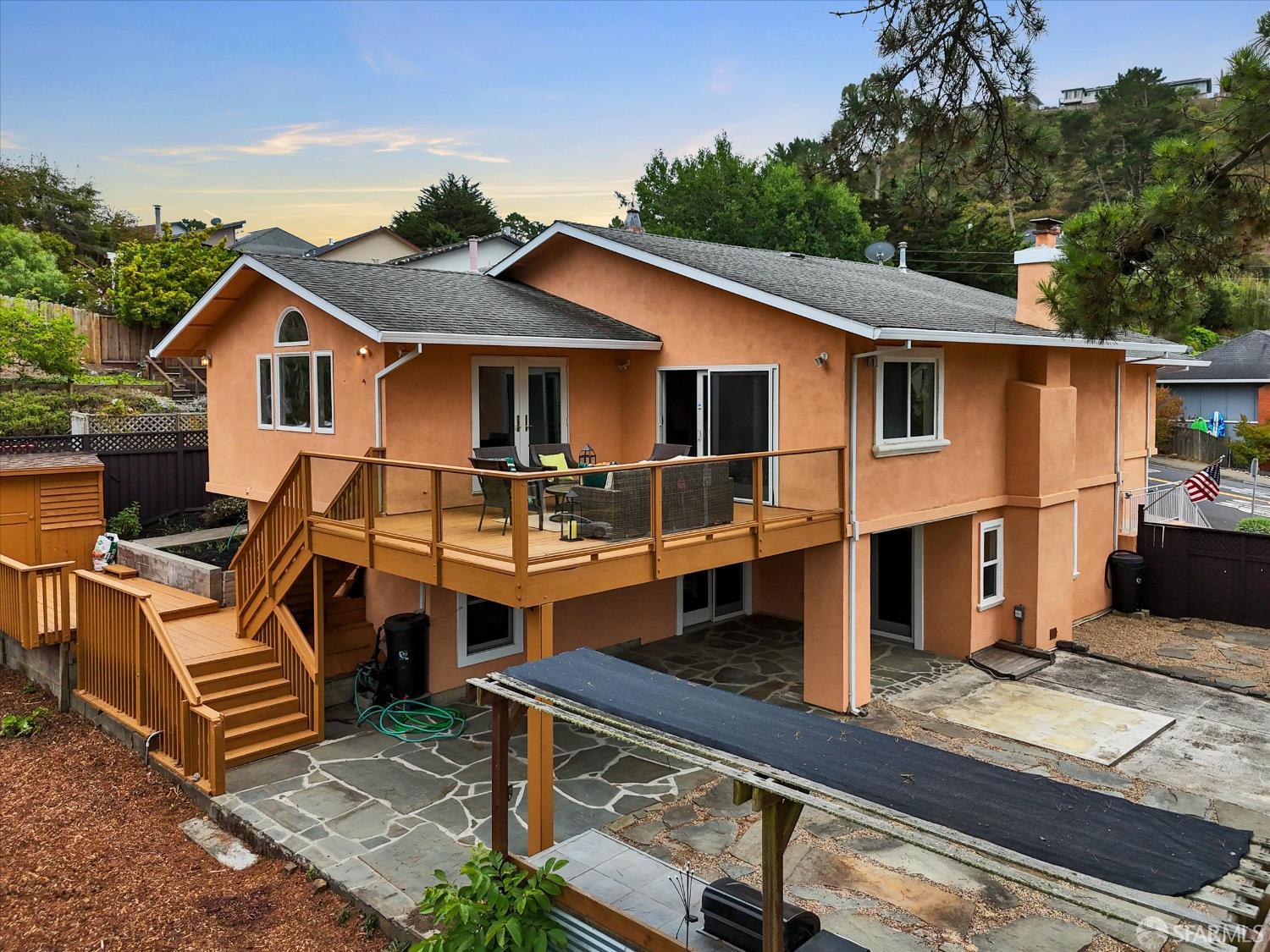 Detail Gallery Image 35 of 38 For 1138 Everglades Dr, Pacifica,  CA 94044 - 5 Beds | 4/1 Baths