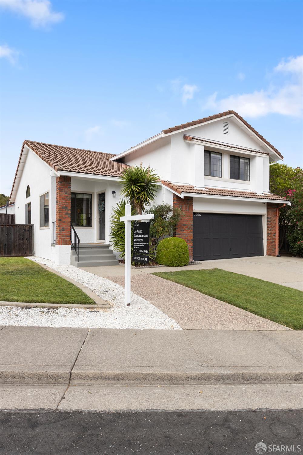 Detail Gallery Image 2 of 32 For 5567 Woodview Dr, El Sobrante,  CA 94803 - 3 Beds | 2/1 Baths