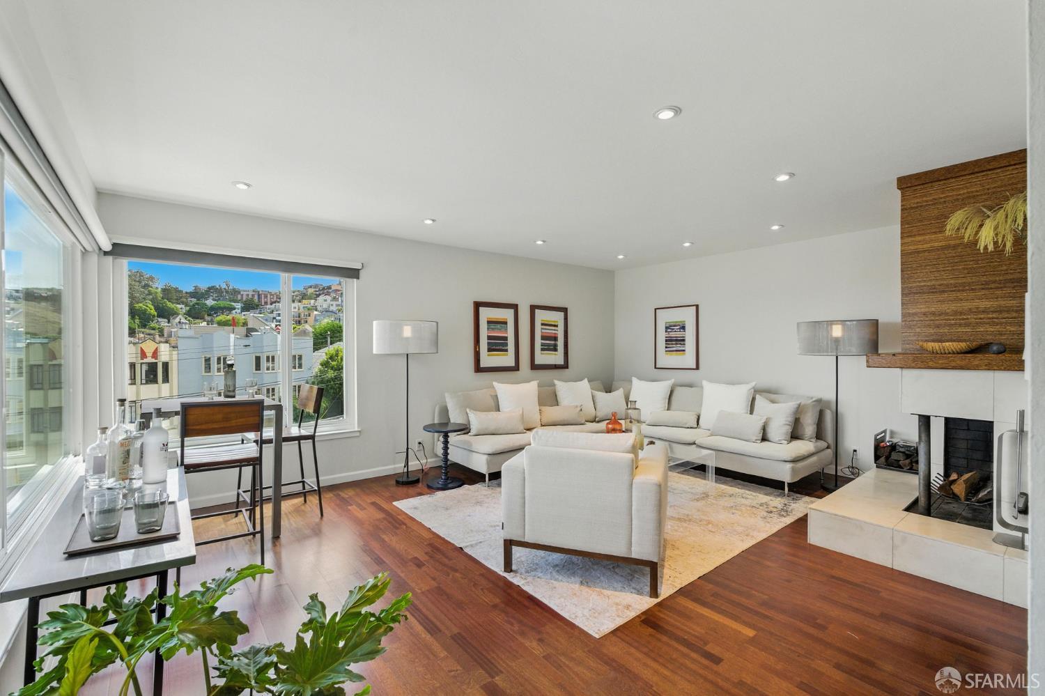 Detail Gallery Image 11 of 52 For 62 Danvers St, San Francisco,  CA 94114 - 2 Beds | 1 Baths