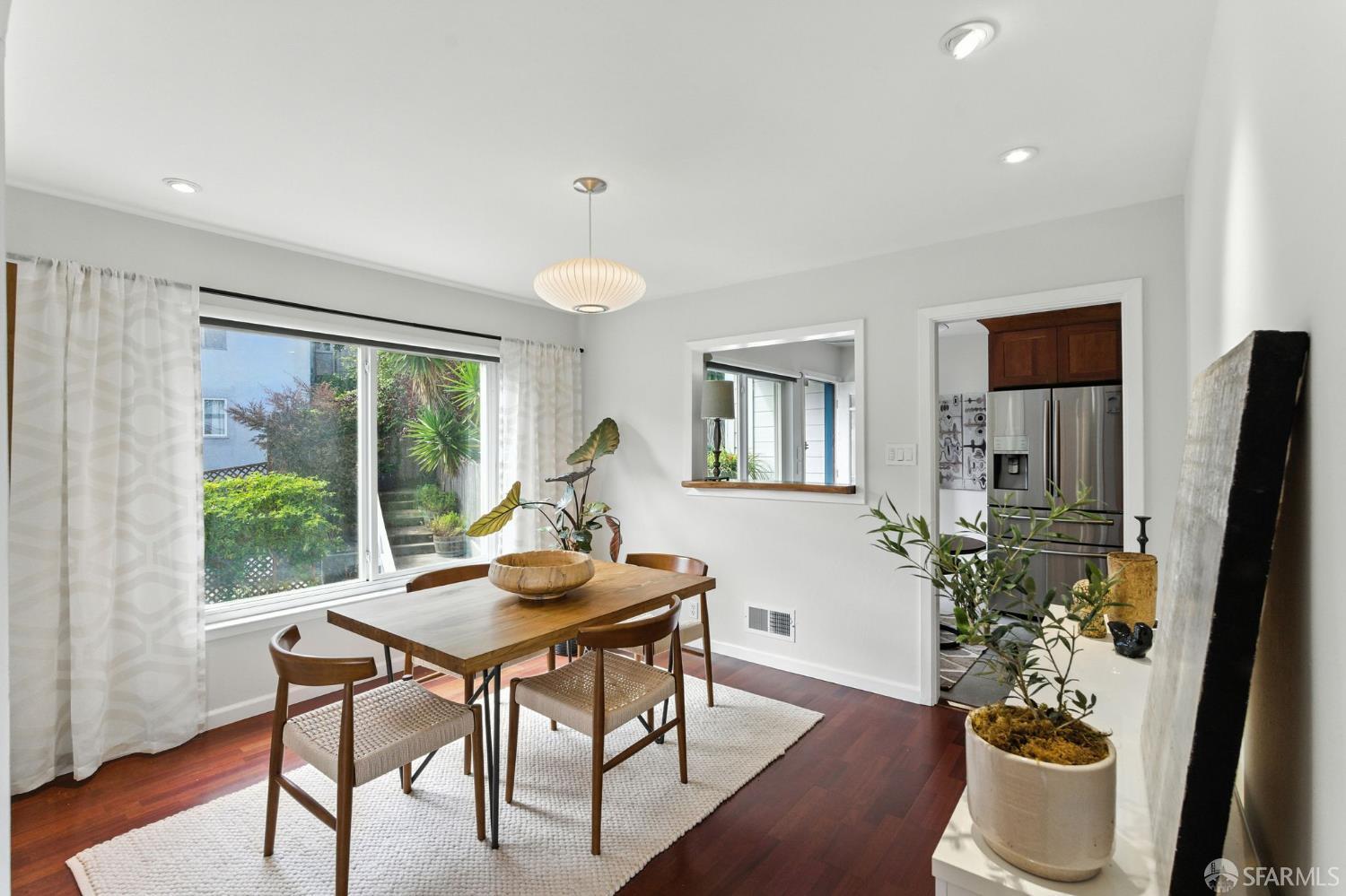 Detail Gallery Image 15 of 52 For 62 Danvers St, San Francisco,  CA 94114 - 2 Beds | 1 Baths