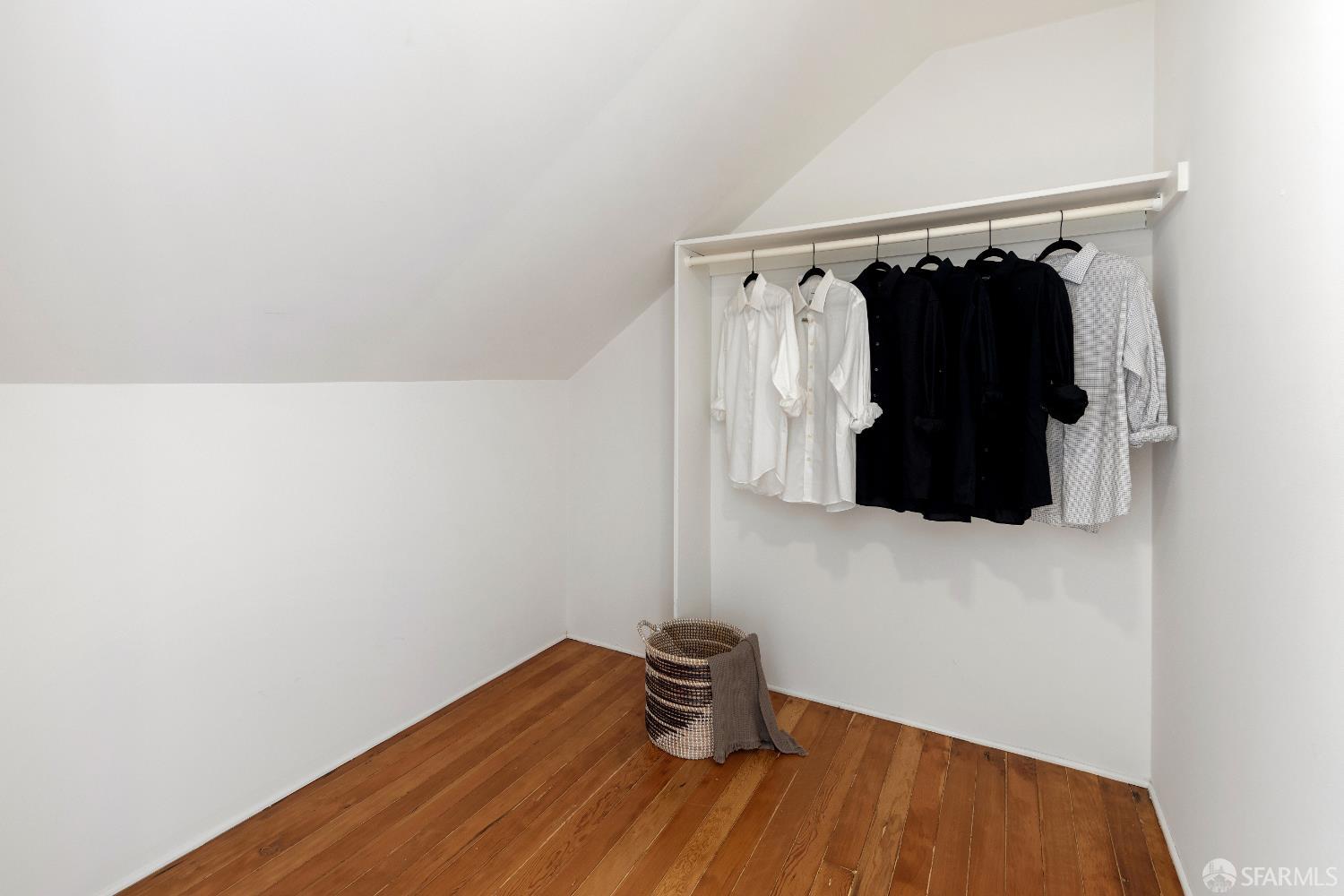 Detail Gallery Image 25 of 35 For 656 60th St, Oakland,  CA 94609 - 6 Beds | 2 Baths