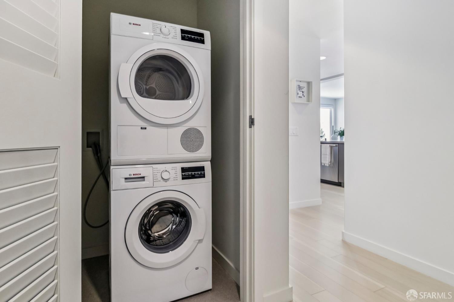 Detail Gallery Image 17 of 35 For 51 Innes Ct #403,  San Francisco,  CA 94124 - 3 Beds | 2 Baths