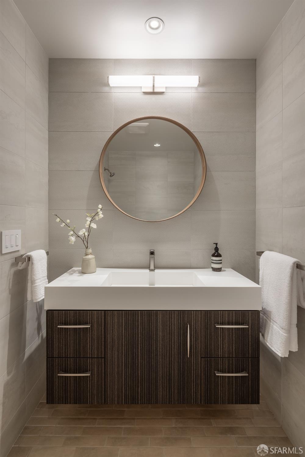 Detail Gallery Image 23 of 52 For 2724 Filbert St, San Francisco,  CA 94123 - 6 Beds | 6/2 Baths