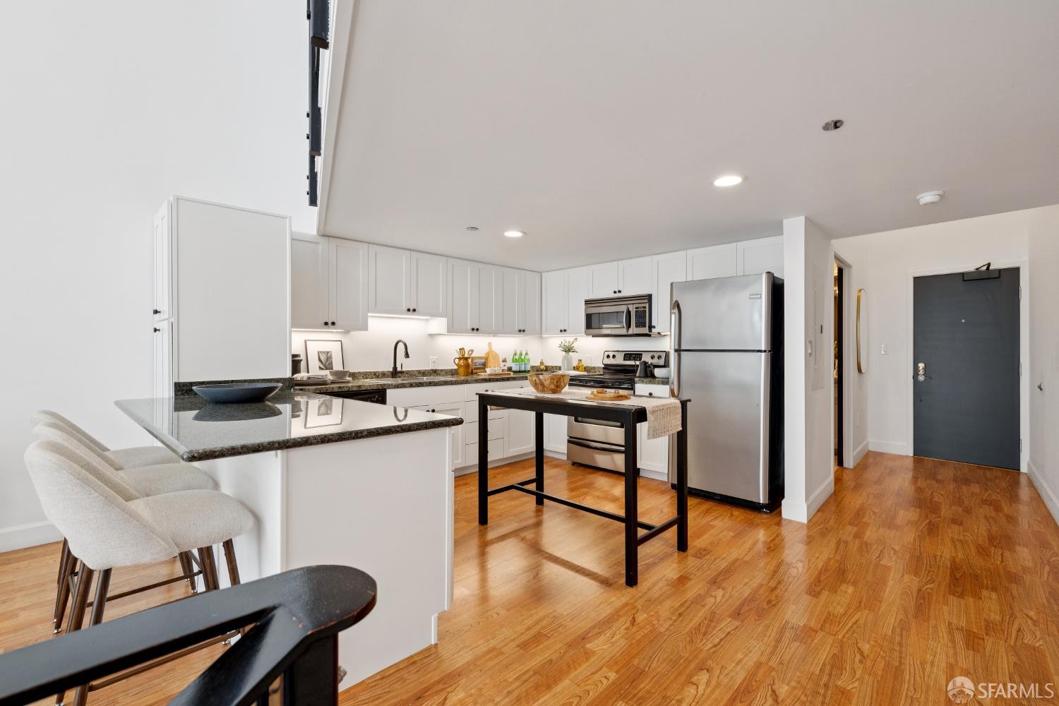 Photo #9: 425070079 Listing: Photo #9