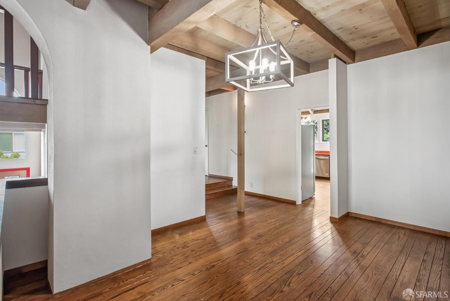 Detail Gallery Image 24 of 98 For 19 Gateview Ct, San Francisco,  CA 94116 - 4 Beds | 2/1 Baths