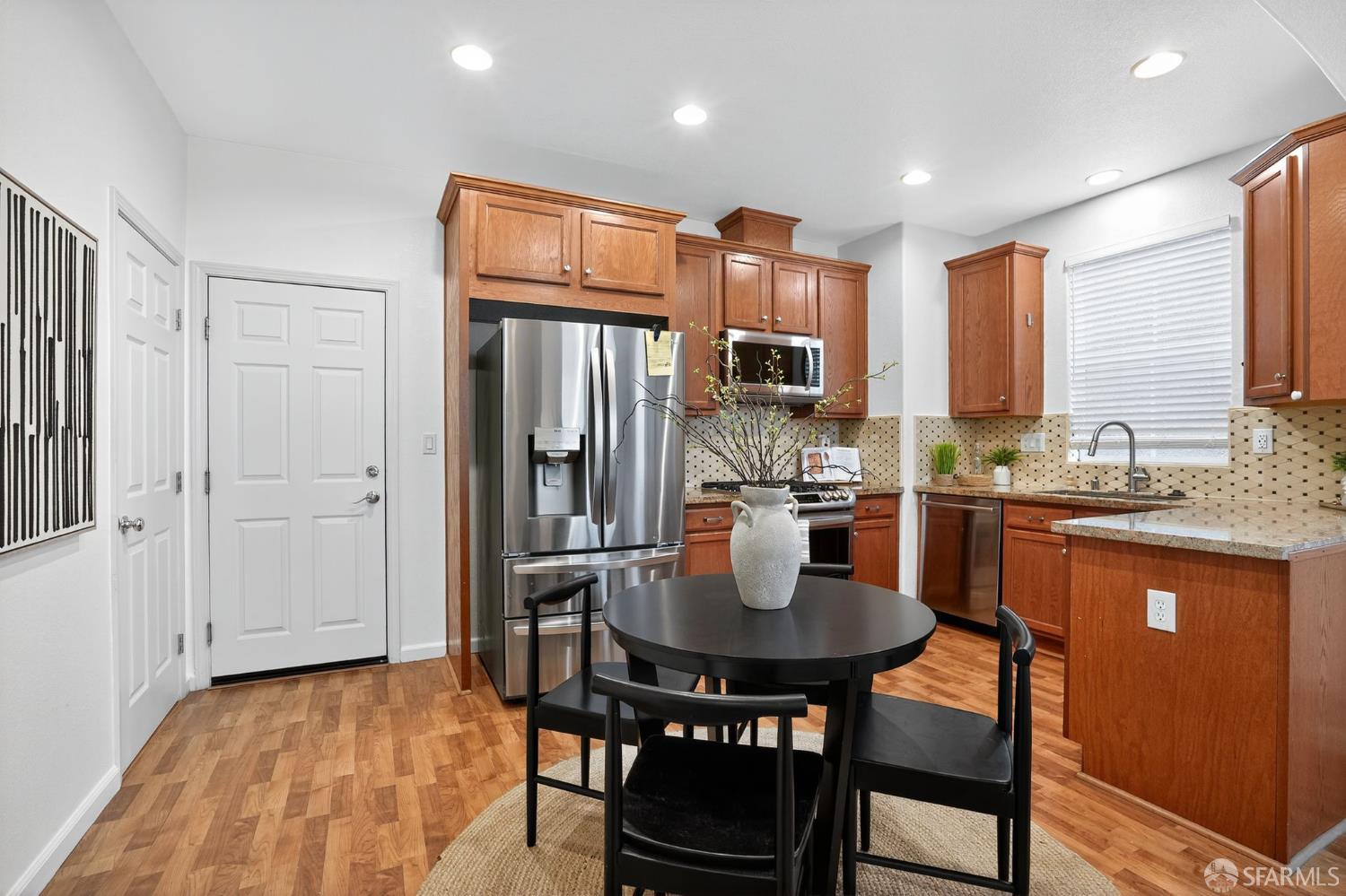 Detail Gallery Image 13 of 30 For 307 Toscana Way, Hayward,  CA 94545 - 3 Beds | 2/1 Baths