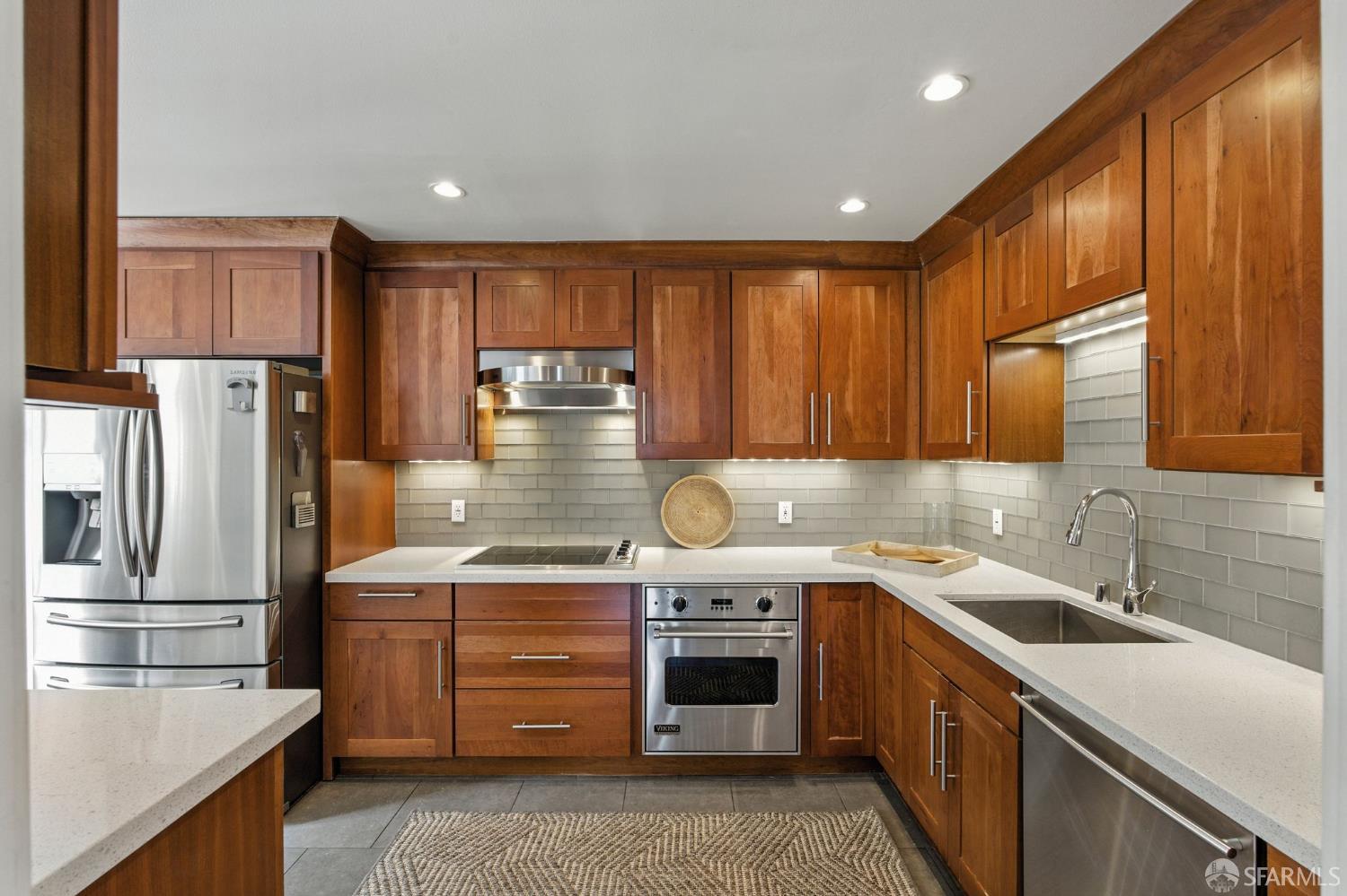 Detail Gallery Image 21 of 52 For 62 Danvers St, San Francisco,  CA 94114 - 2 Beds | 1 Baths
