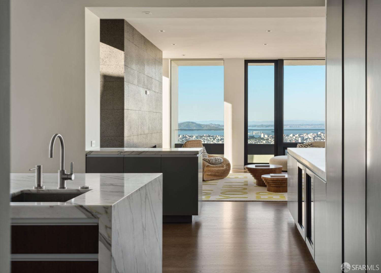 Detail Gallery Image 13 of 52 For 150 Glenbrook Ave, San Francisco,  CA 94114 - 6 Beds | 6/2 Baths