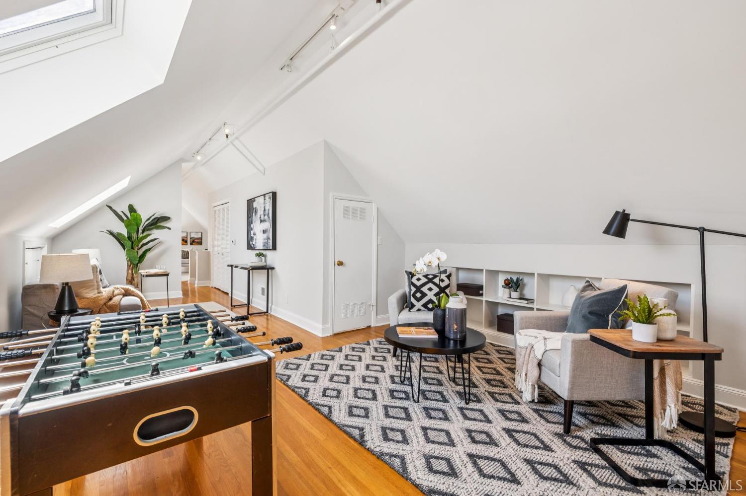 Detail Gallery Image 68 of 85 For 516 Baker St, San Francisco,  CA 94117 - 4 Beds | 2 Baths