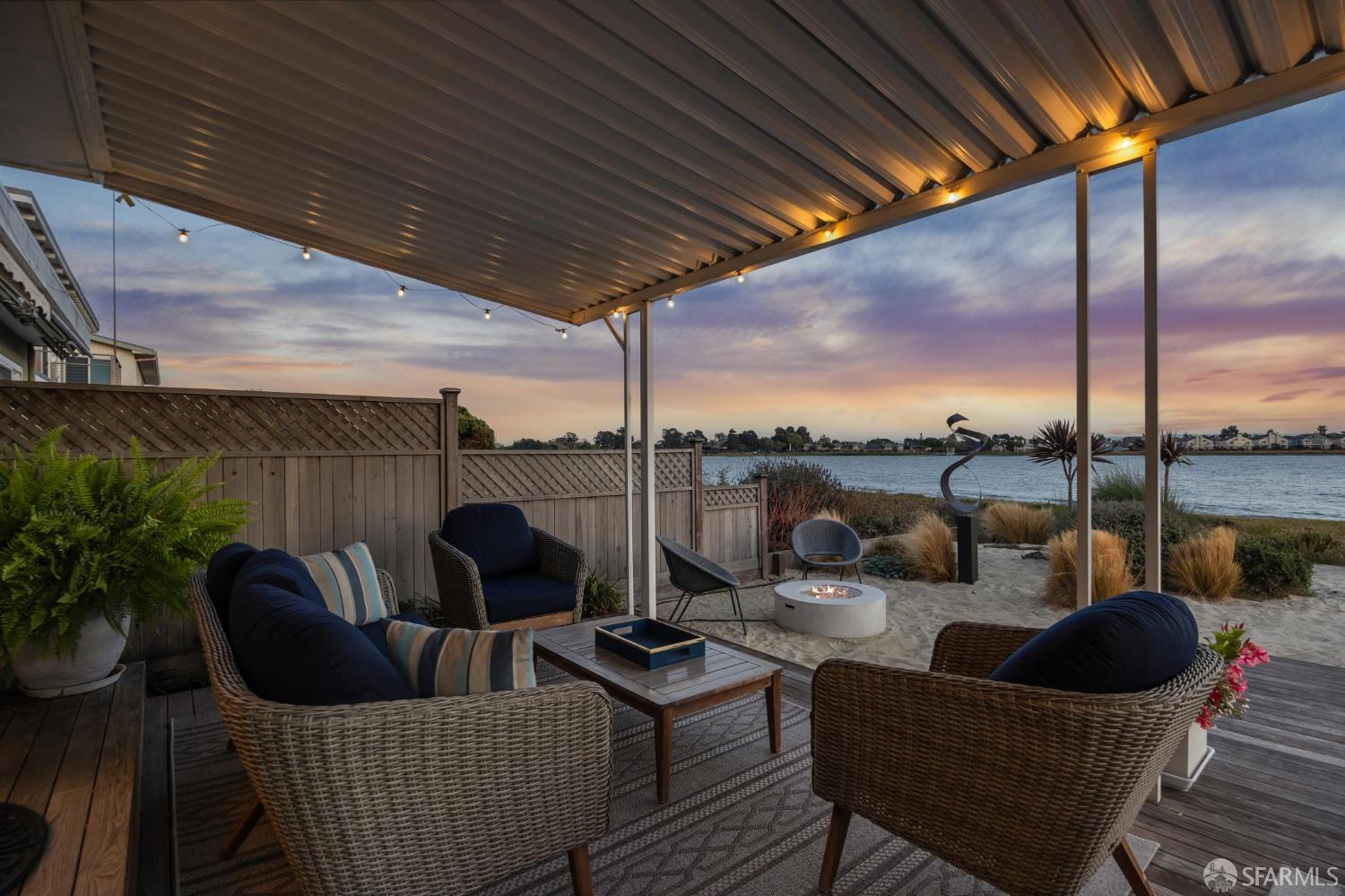 Detail Gallery Image 30 of 45 For 2916 Bayview Dr, Alameda,  CA 94501 - 2 Beds | 2 Baths