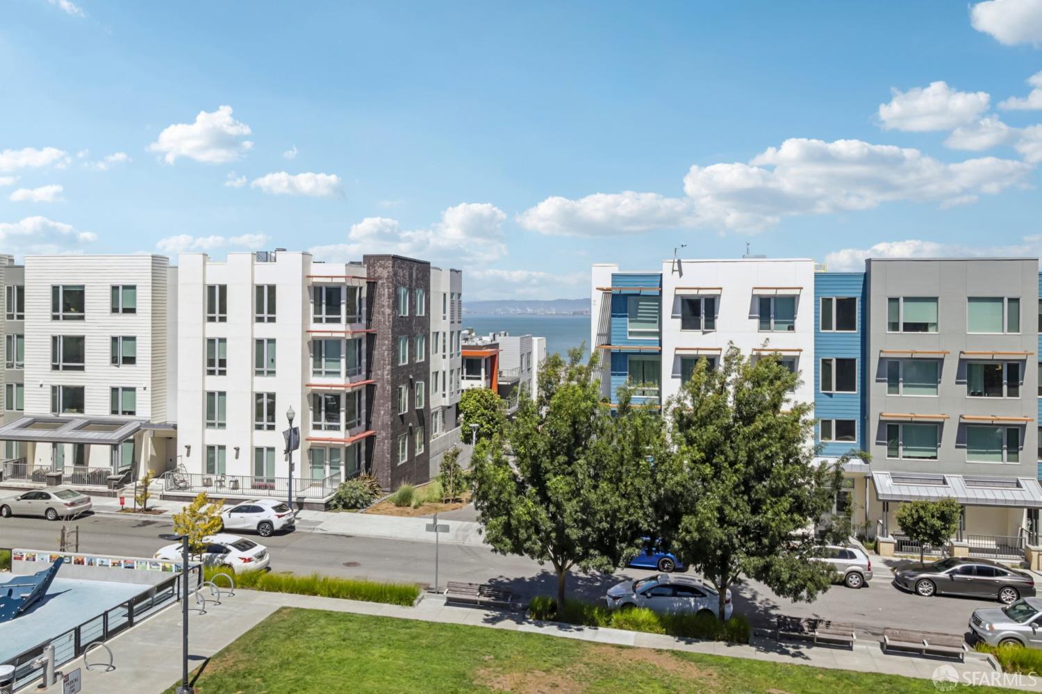 Detail Gallery Image 23 of 35 For 51 Innes Ct #403,  San Francisco,  CA 94124 - 3 Beds | 2 Baths