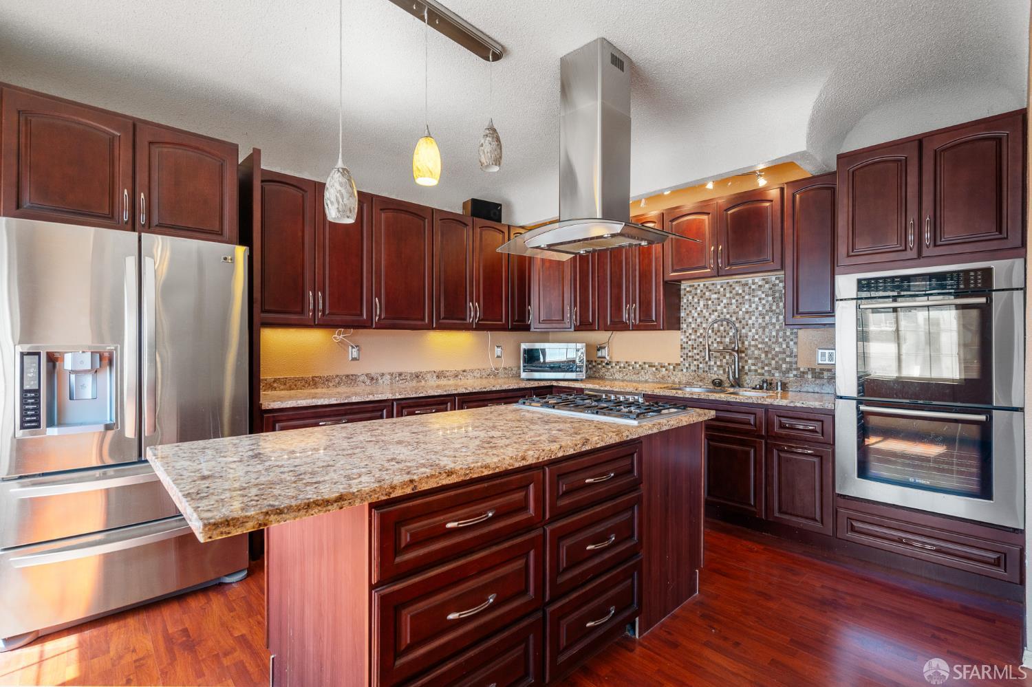 Detail Gallery Image 11 of 44 For 1224 Egbert Ave, San Francisco,  CA 94124 - 3 Beds | 3 Baths