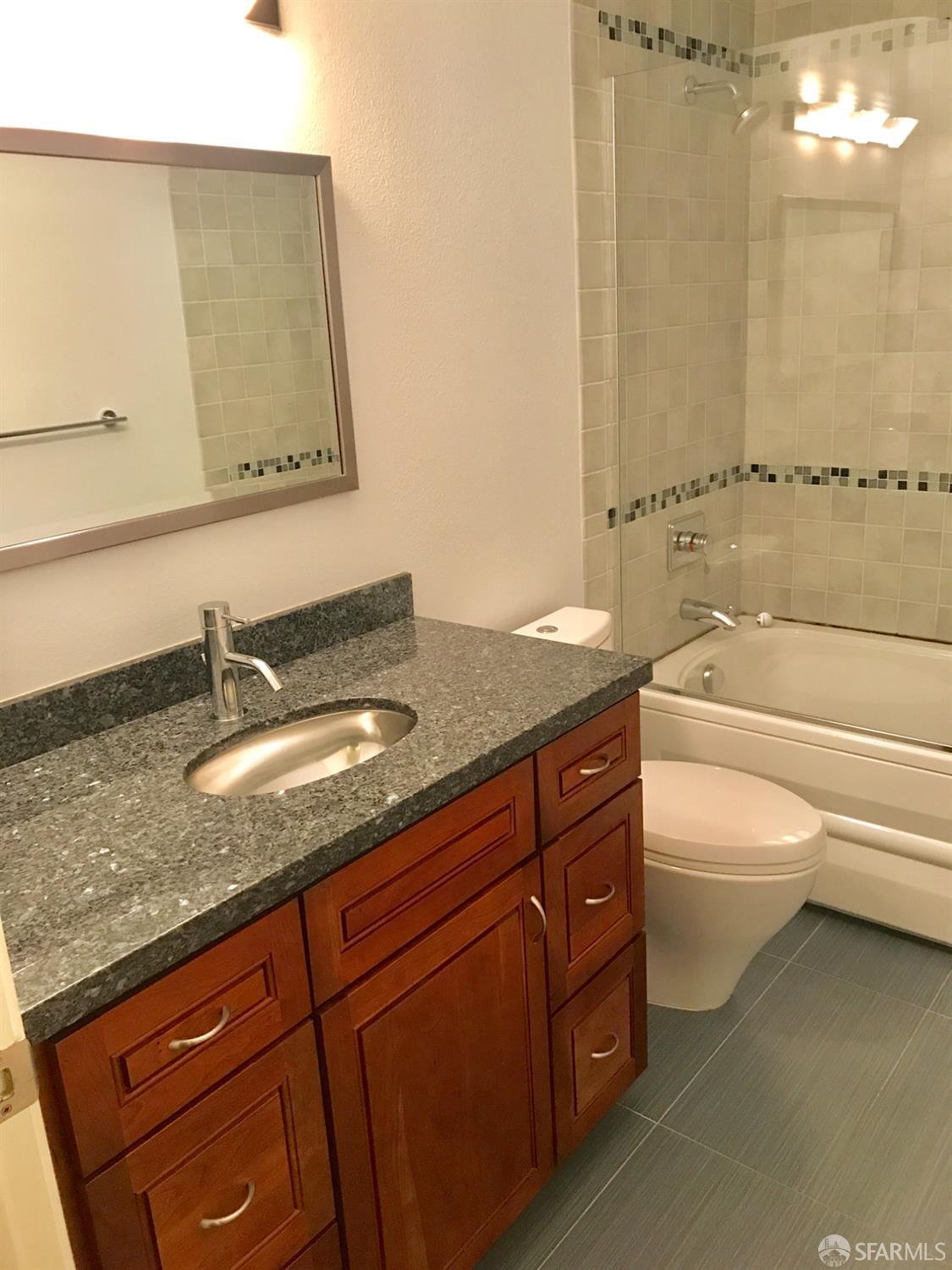 Detail Gallery Image 5 of 13 For 5177 Diamond Heights Blvd #113,  San Francisco,  CA 94131 - 1 Beds | 1 Baths