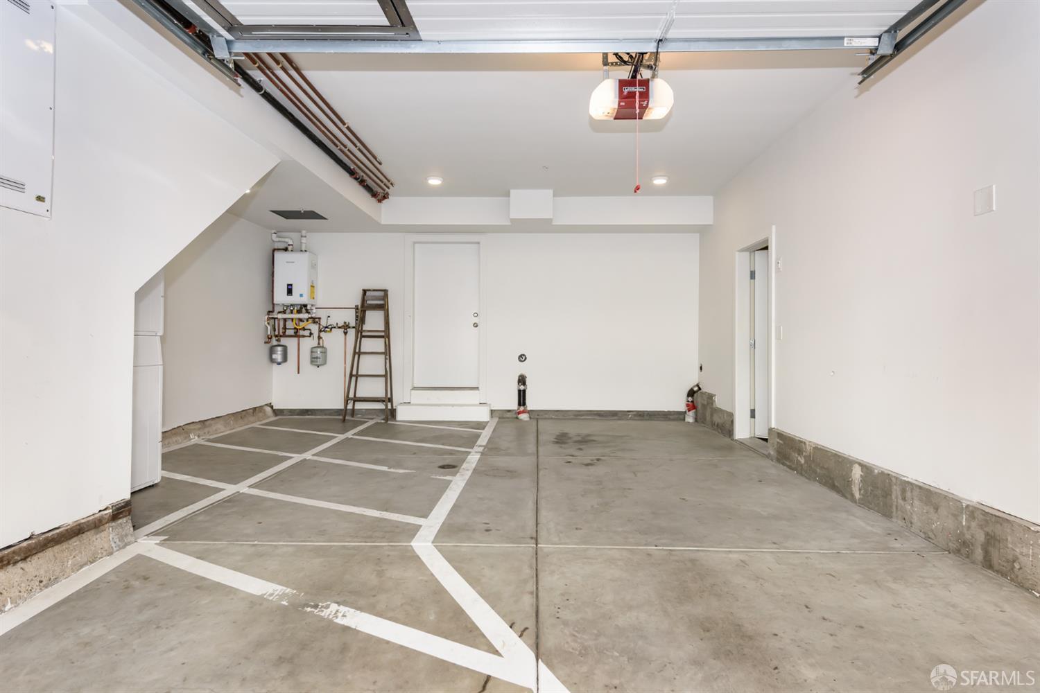 Photo #19: 425071331 Listing: Photo #19
