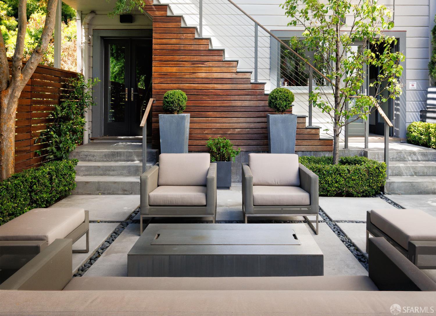 Detail Gallery Image 33 of 35 For 447 Greenwich St, San Francisco,  CA 94133 - – Beds | – Baths