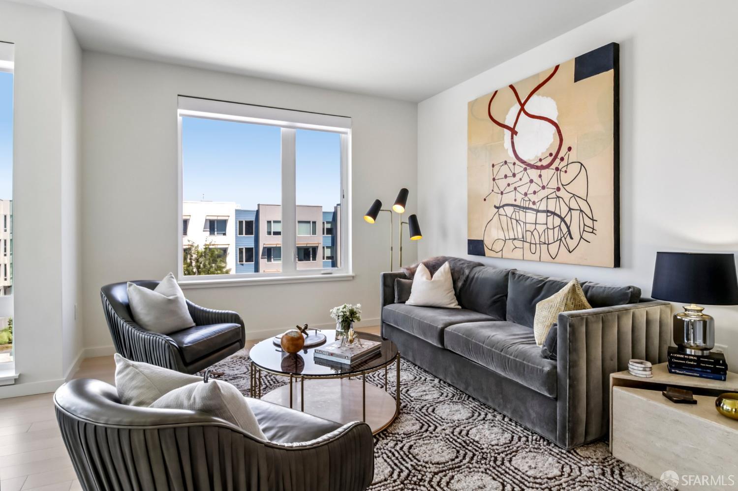 Detail Gallery Image 2 of 35 For 51 Innes Ct #403,  San Francisco,  CA 94124 - 3 Beds | 2 Baths