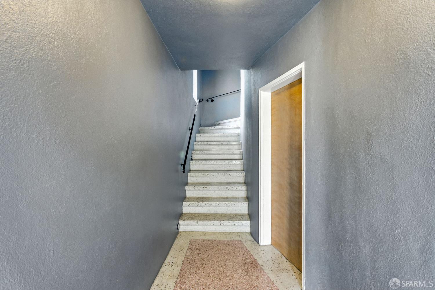 Detail Gallery Image 7 of 52 For 62 Danvers St, San Francisco,  CA 94114 - 2 Beds | 1 Baths