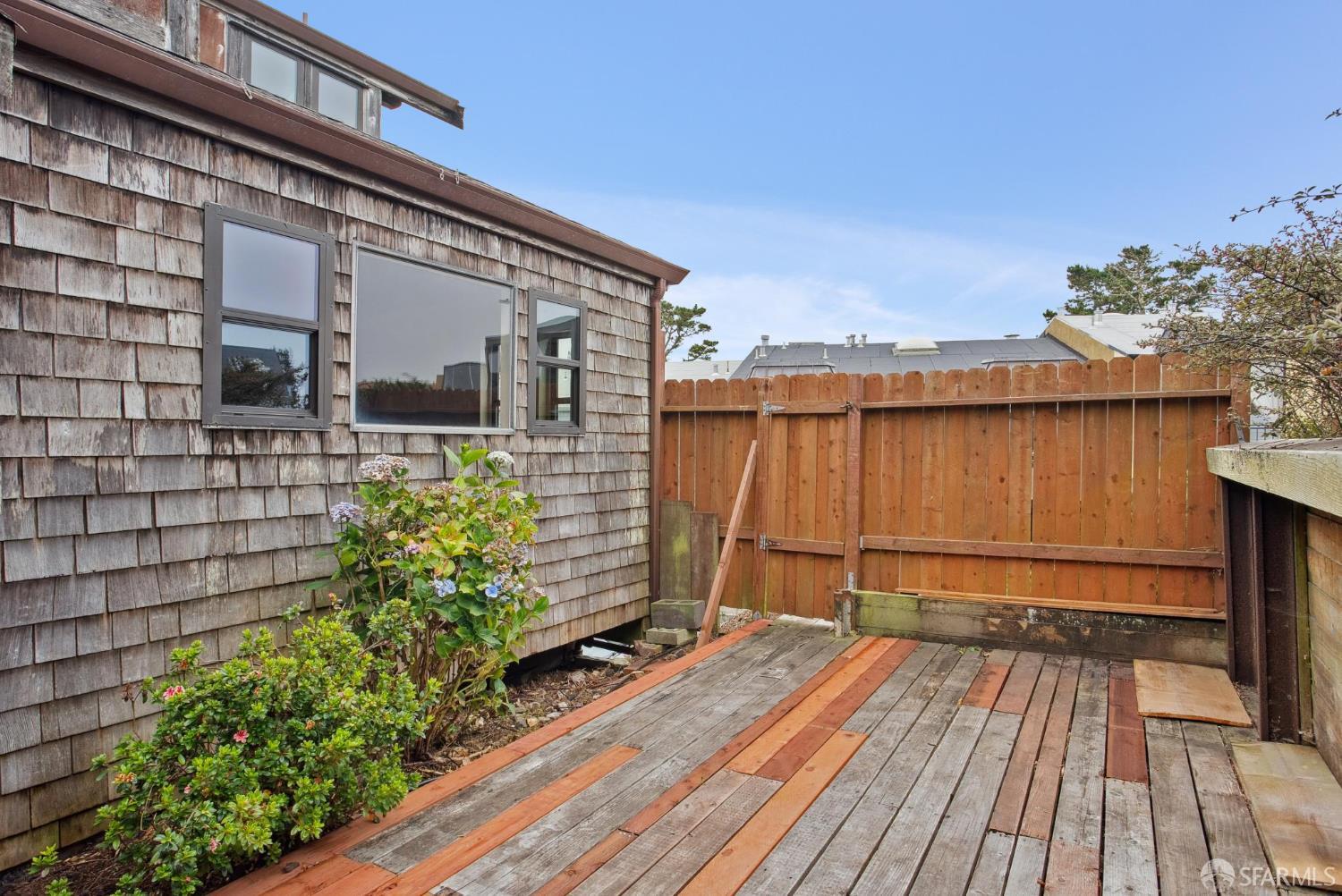 Detail Gallery Image 60 of 98 For 19 Gateview Ct, San Francisco,  CA 94116 - 4 Beds | 2/1 Baths