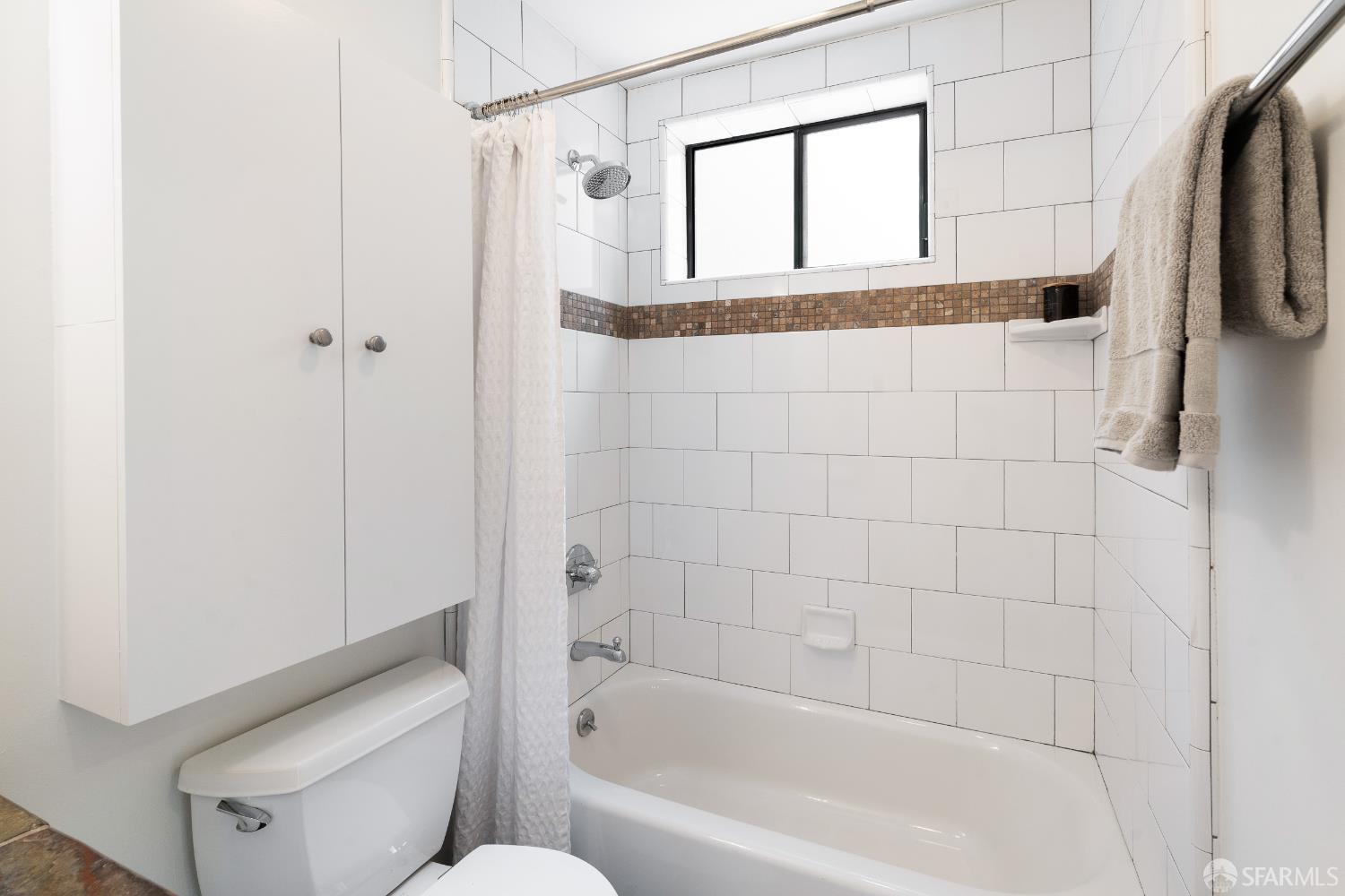 Photo #28: 425068773 Listing: Photo #28
