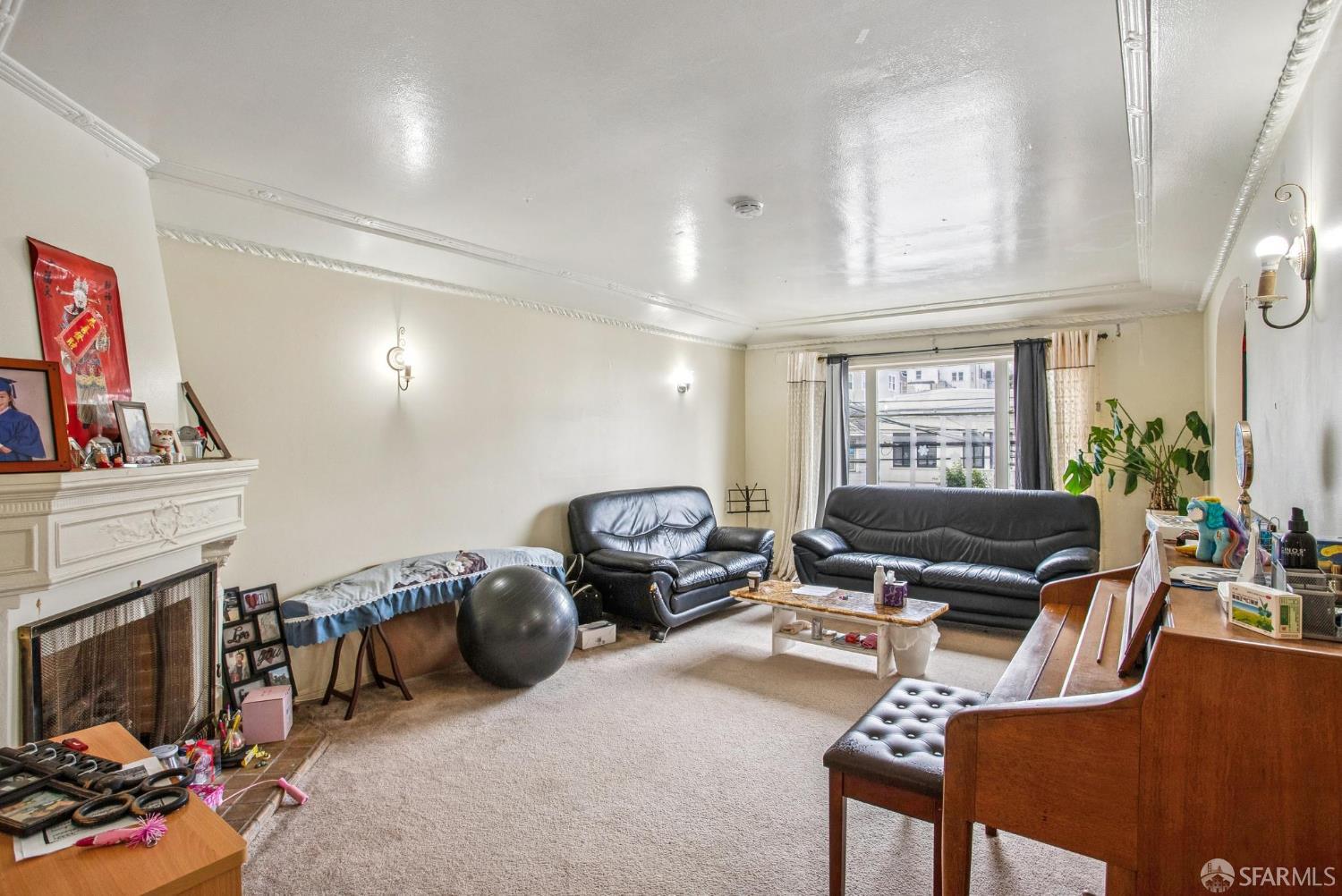 Detail Gallery Image 3 of 19 For 1532 Cabrillo St, San Francisco,  CA 94118 - 2 Beds | 1 Baths