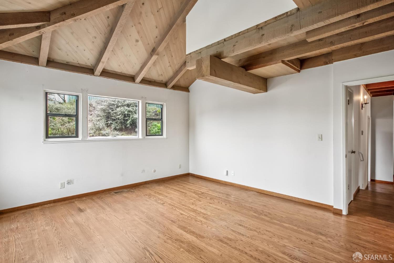 Detail Gallery Image 36 of 98 For 19 Gateview Ct, San Francisco,  CA 94116 - 4 Beds | 2/1 Baths