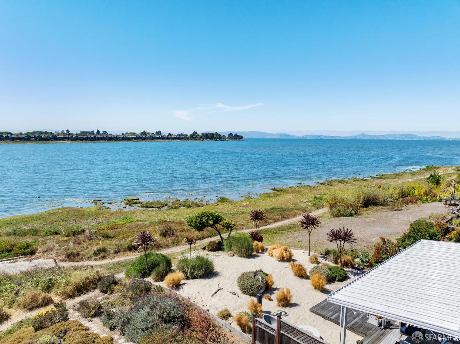 Detail Gallery Image 37 of 45 For 2916 Bayview Dr, Alameda,  CA 94501 - 2 Beds | 2 Baths