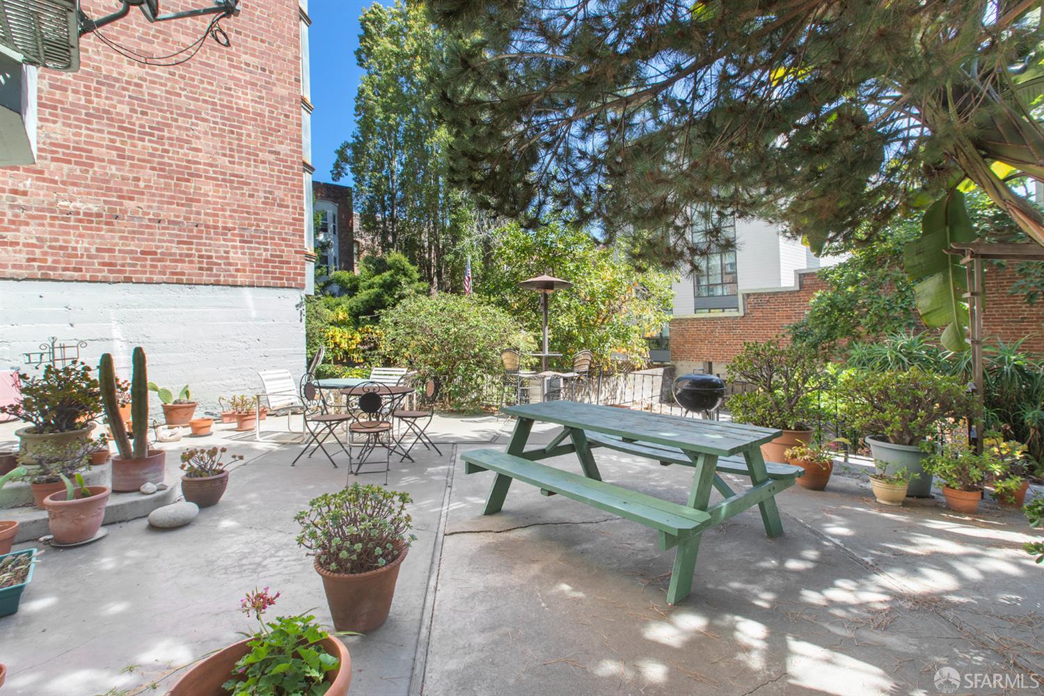 Detail Gallery Image 6 of 26 For 1045 Bush St, San Francisco,  CA 94109 - – Beds | – Baths