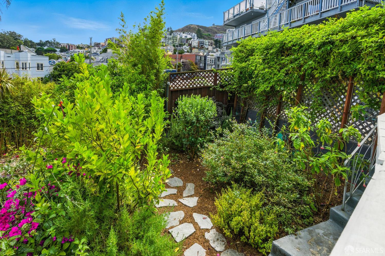 Detail Gallery Image 48 of 52 For 62 Danvers St, San Francisco,  CA 94114 - 2 Beds | 1 Baths