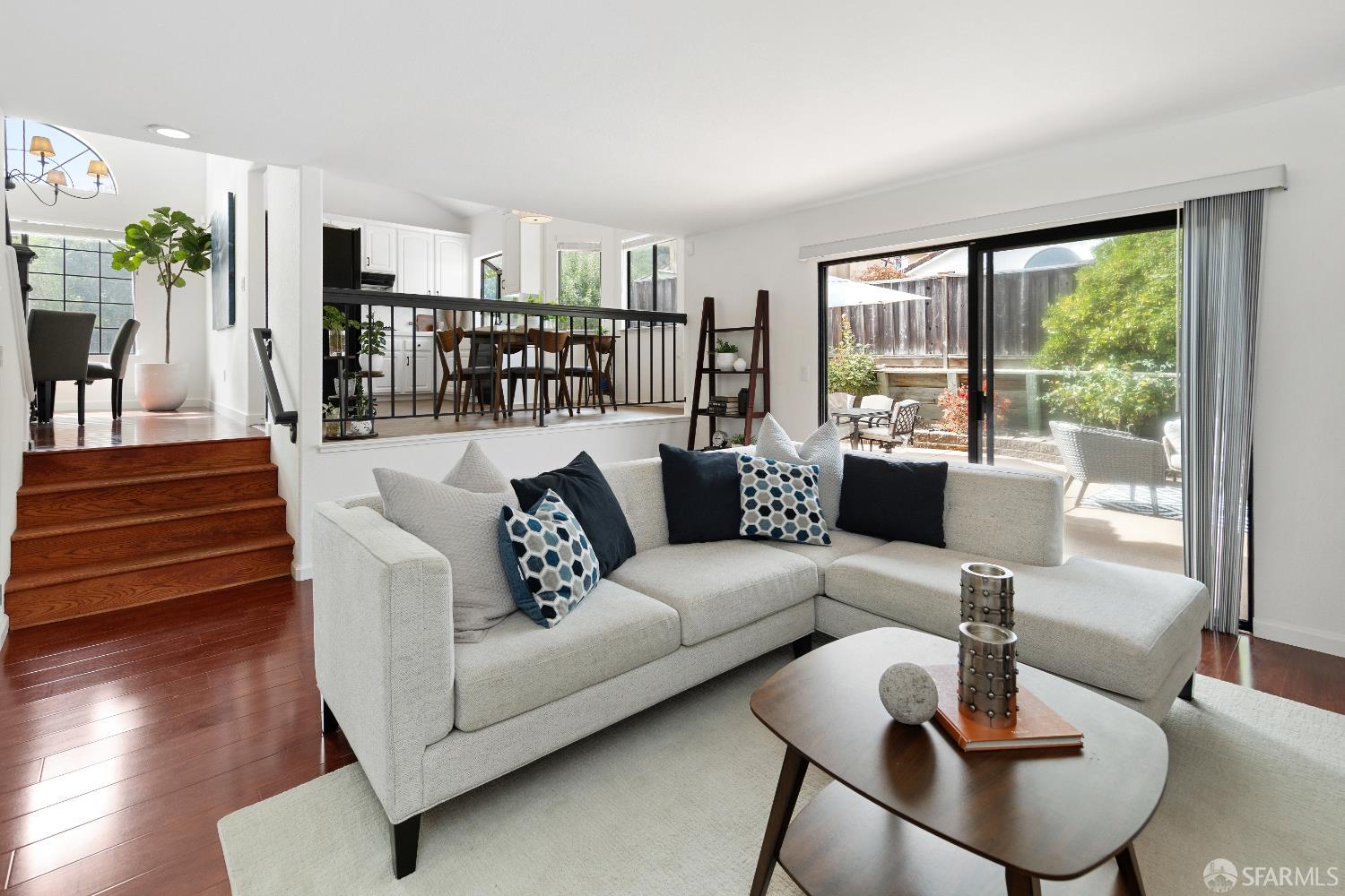 Detail Gallery Image 10 of 32 For 5567 Woodview Dr, El Sobrante,  CA 94803 - 3 Beds | 2/1 Baths