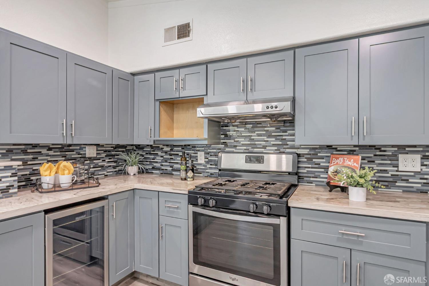 Detail Gallery Image 6 of 17 For 1813 Tampa Way, San Jose,  CA 95122 - 3 Beds | 2 Baths