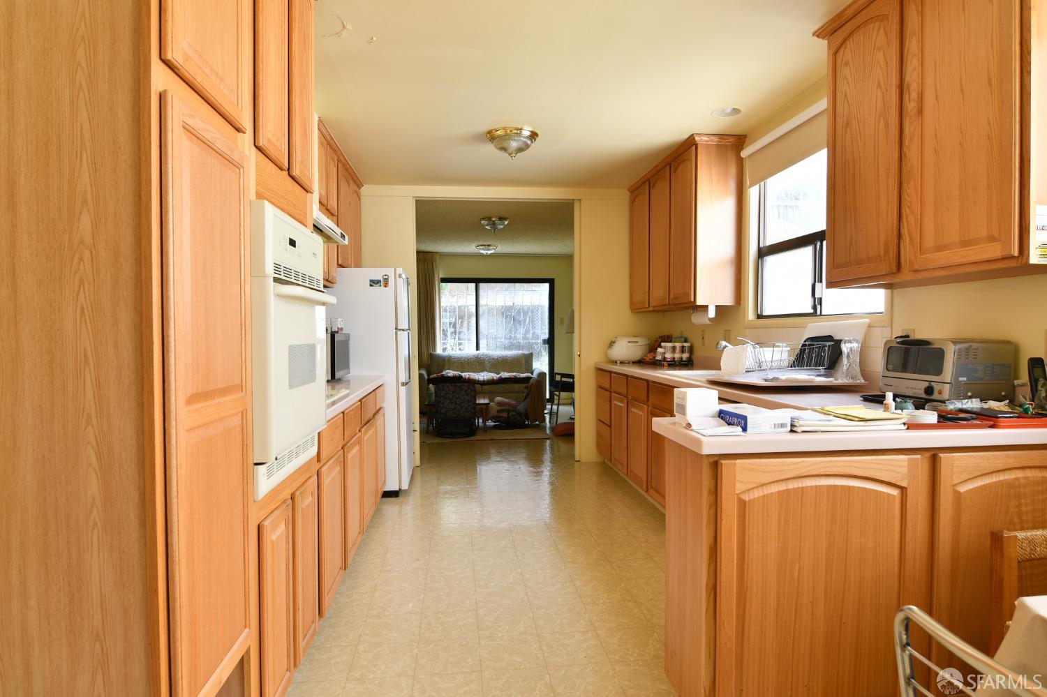 Detail Gallery Image 6 of 31 For 425 Pacheco St, San Francisco,  CA 94116 - 3 Beds | 3 Baths