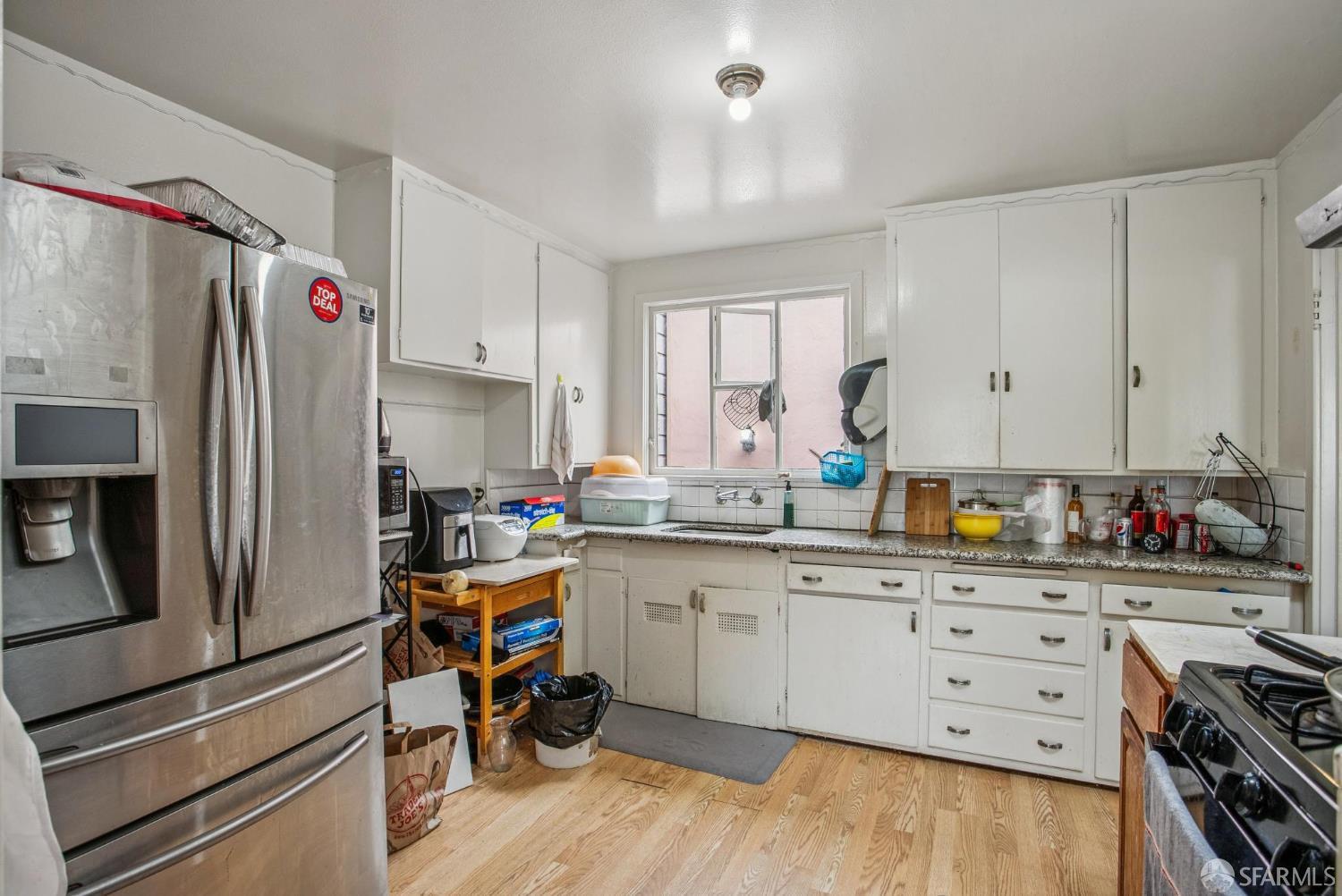 Detail Gallery Image 8 of 19 For 1532 Cabrillo St, San Francisco,  CA 94118 - 2 Beds | 1 Baths