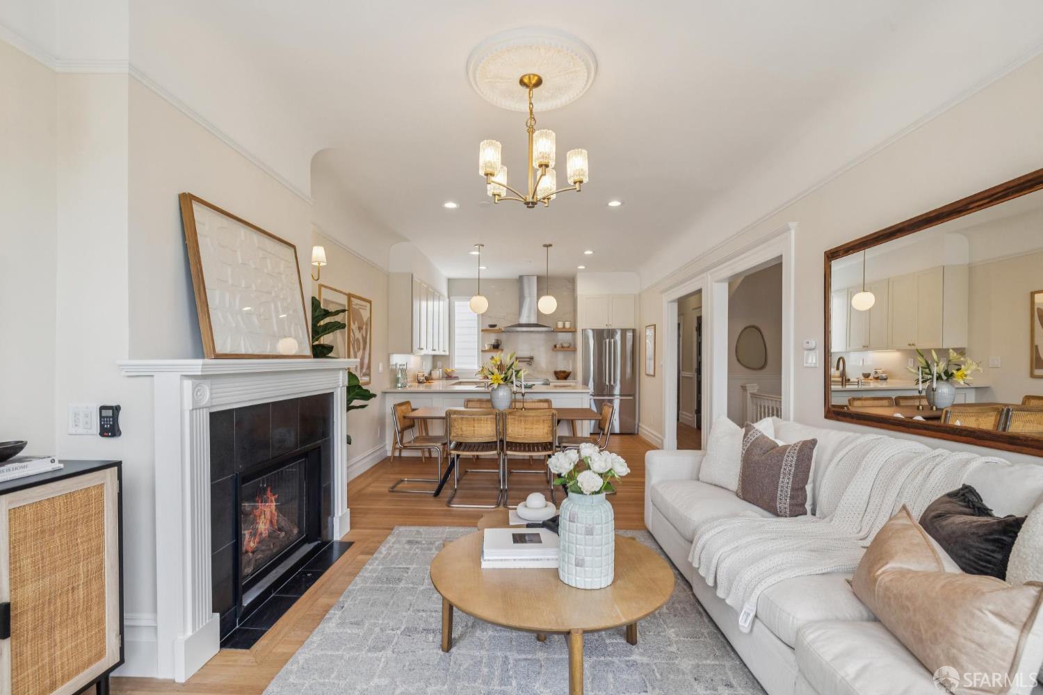 Photo #4: 425068790 Listing 