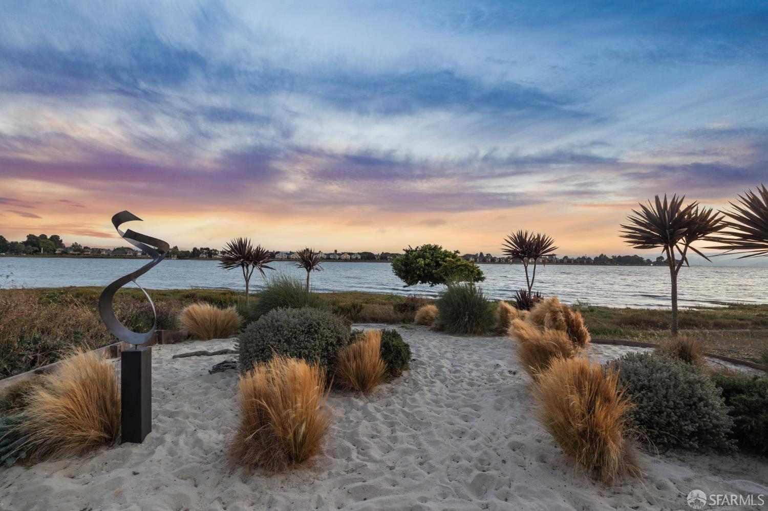 Detail Gallery Image 32 of 45 For 2916 Bayview Dr, Alameda,  CA 94501 - 2 Beds | 2 Baths