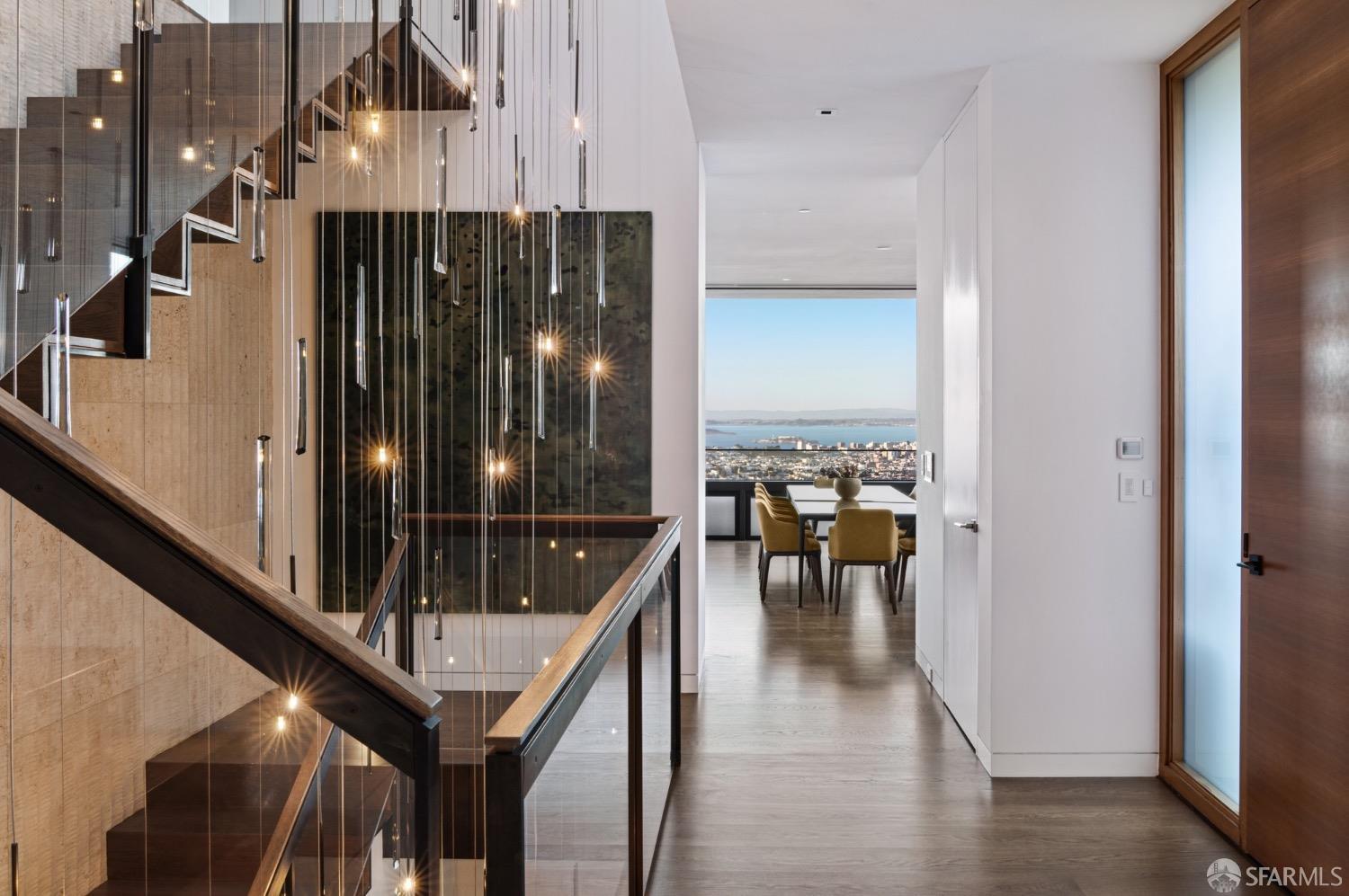 Detail Gallery Image 4 of 52 For 150 Glenbrook Ave, San Francisco,  CA 94114 - 6 Beds | 6/2 Baths