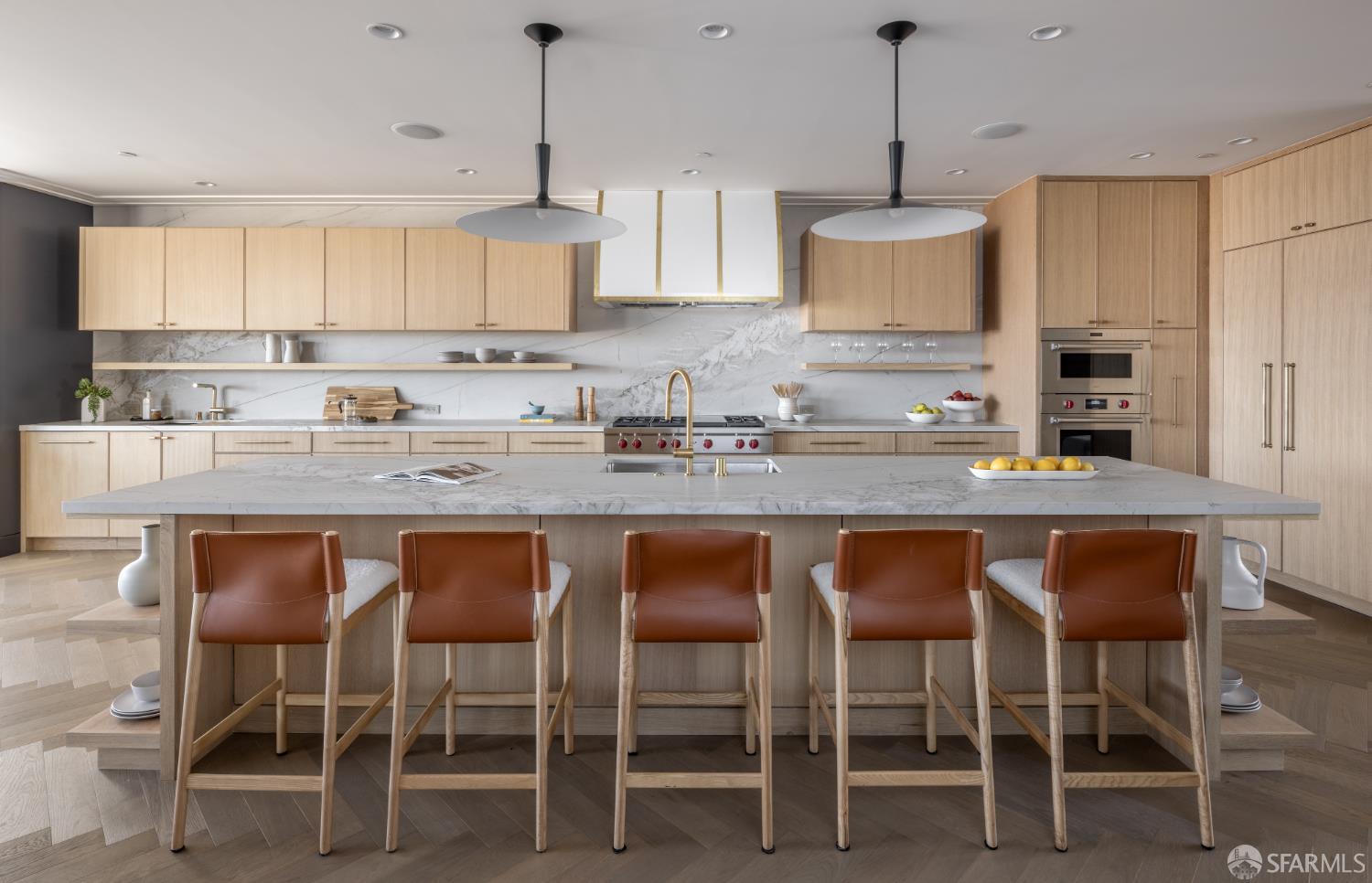 Detail Gallery Image 9 of 52 For 2724 Filbert St, San Francisco,  CA 94123 - 6 Beds | 6/2 Baths