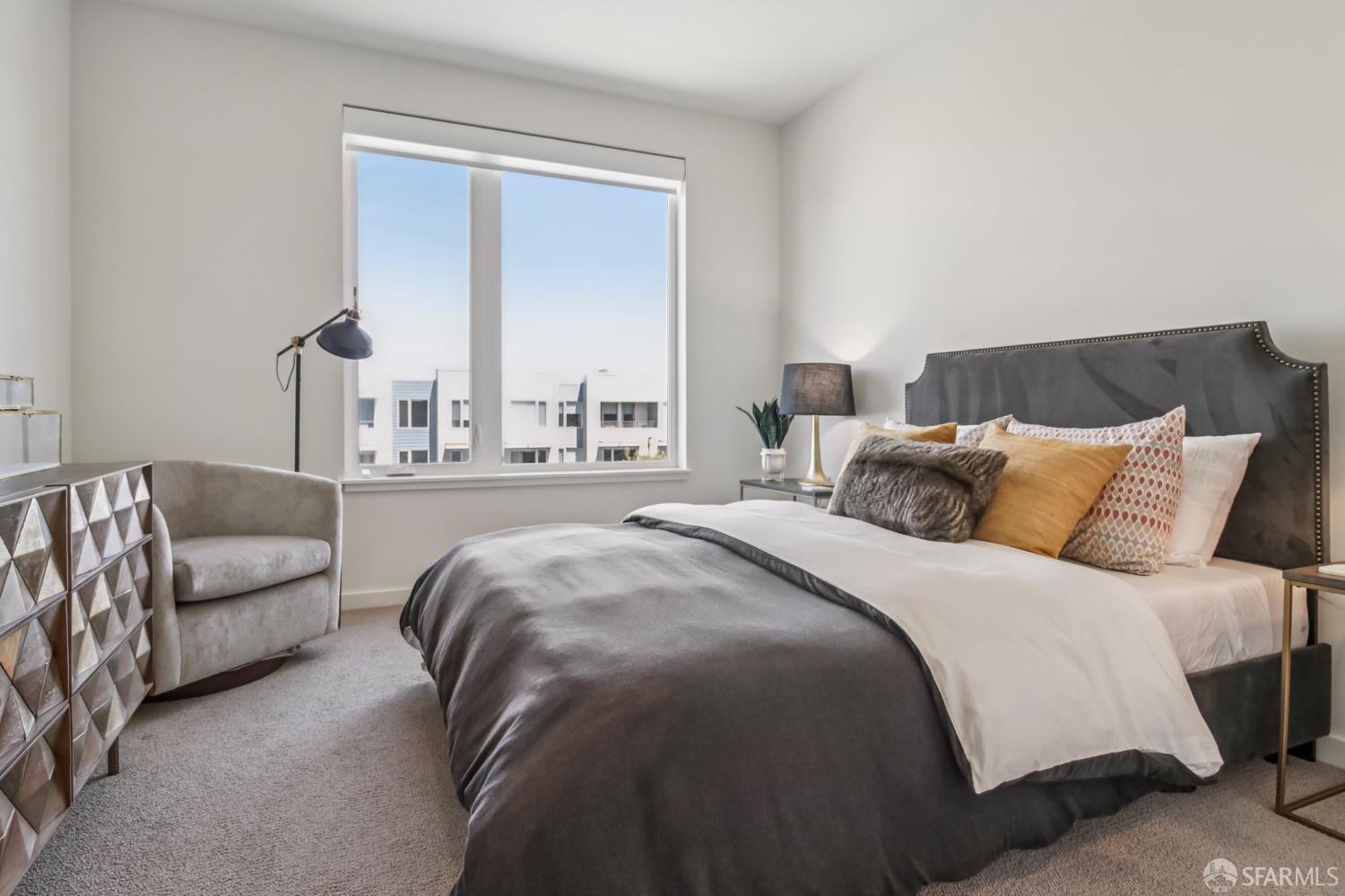 Detail Gallery Image 21 of 35 For 51 Innes Ct #403,  San Francisco,  CA 94124 - 3 Beds | 2 Baths