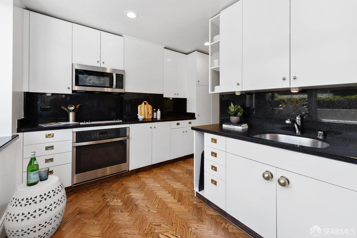 Detail Gallery Image 16 of 35 For 1080 Chestnut St 1b,  San Francisco,  CA 94109 - 1 Beds | 1/1 Baths