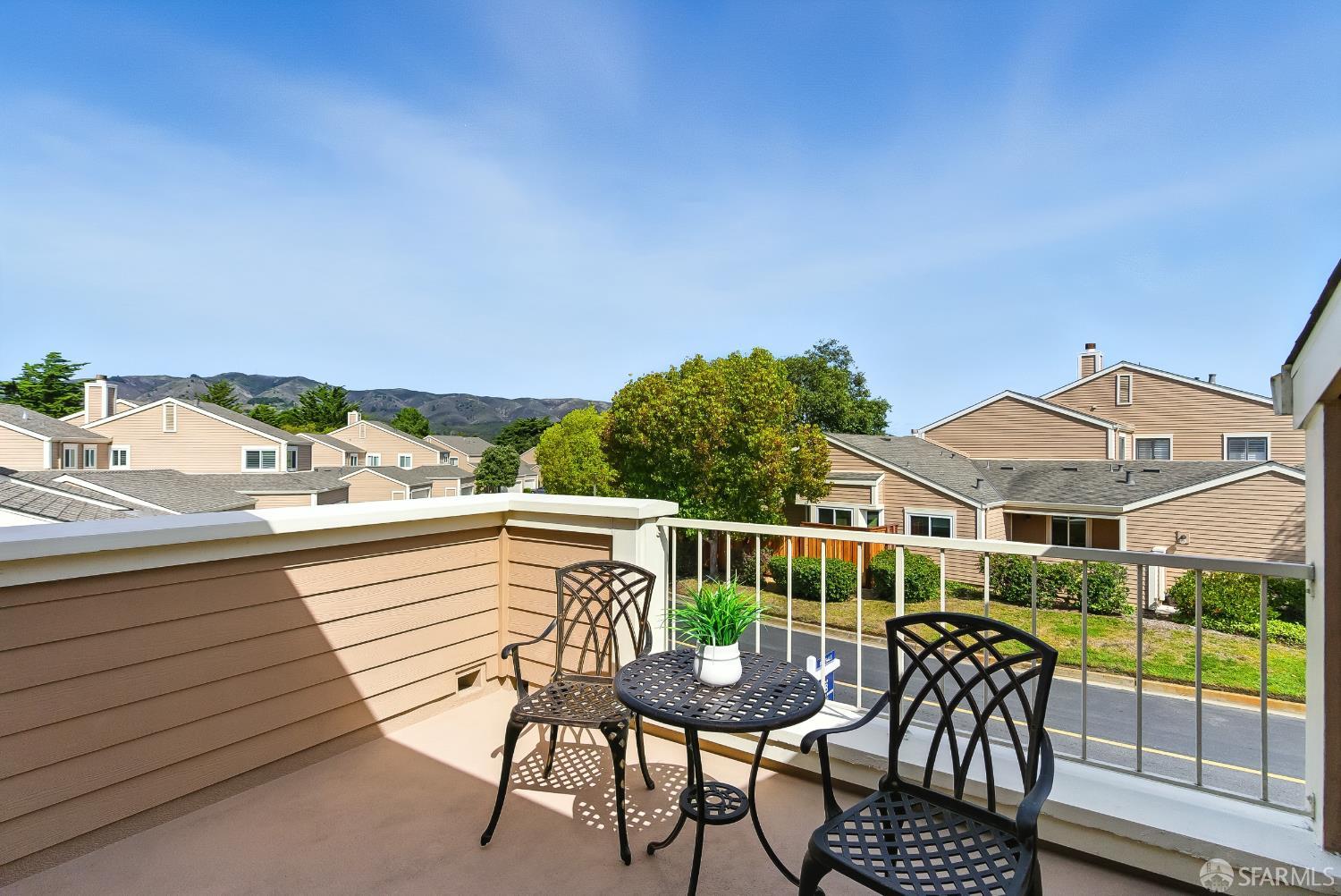 Detail Gallery Image 25 of 65 For 91 Crown Cir, South San Francisco,  CA 94080 - 2 Beds | 2/1 Baths