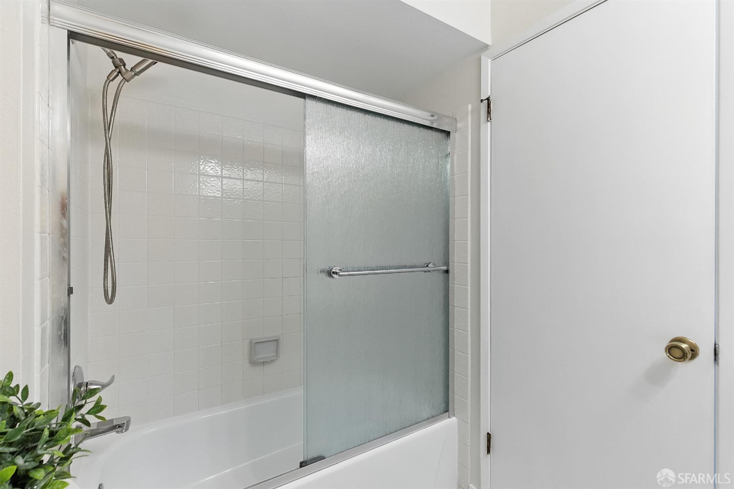 Detail Gallery Image 32 of 65 For 91 Crown Cir, South San Francisco,  CA 94080 - 2 Beds | 2/1 Baths