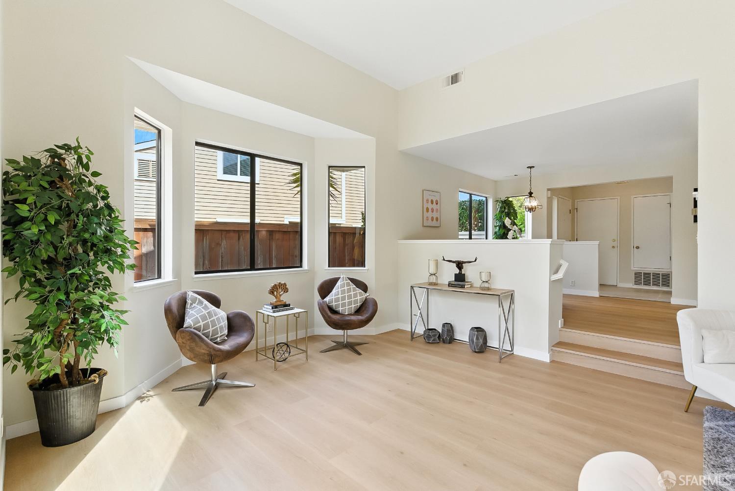 Detail Gallery Image 5 of 65 For 91 Crown Cir, South San Francisco,  CA 94080 - 2 Beds | 2/1 Baths