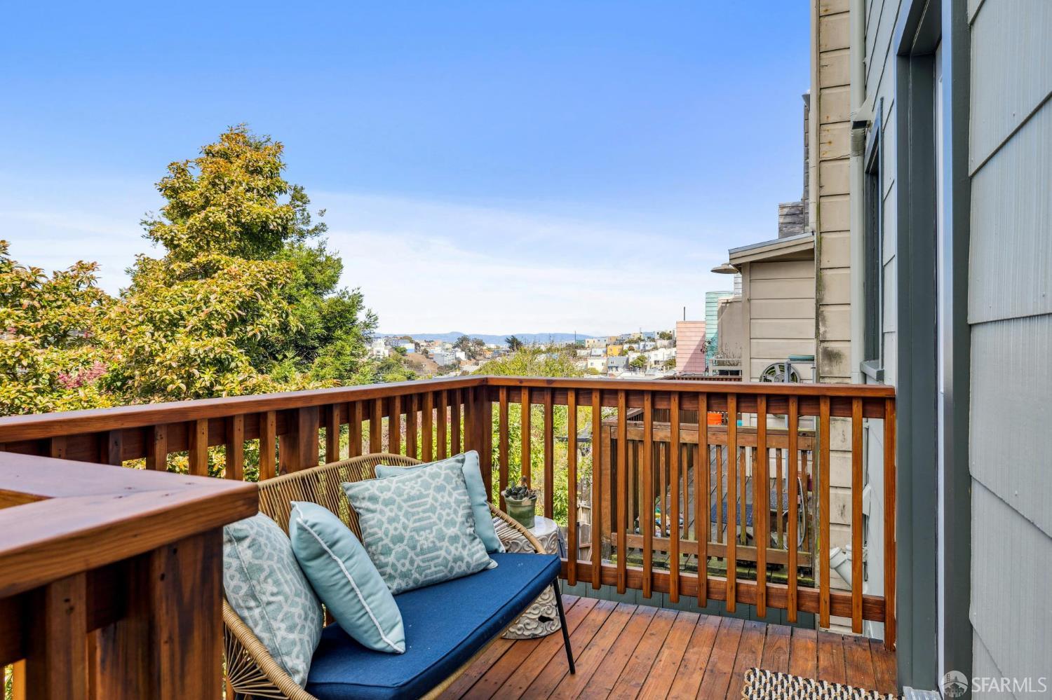 Detail Gallery Image 19 of 30 For 301 Maynard St, San Francisco,  CA 94112 - 3 Beds | 2 Baths