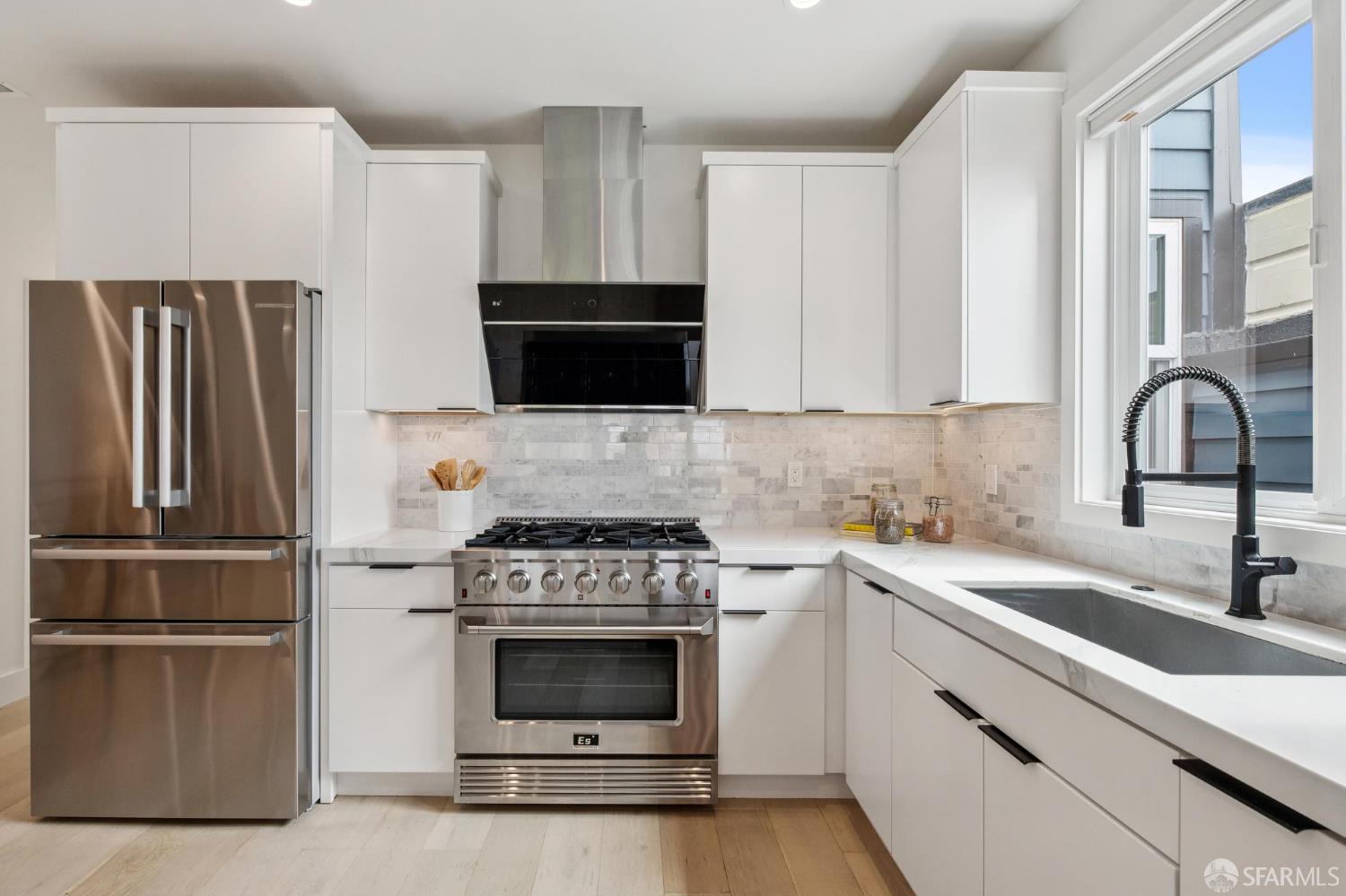 Detail Gallery Image 13 of 53 For 2262 26th Ave, San Francisco,  CA 94116 - 4 Beds | 4 Baths