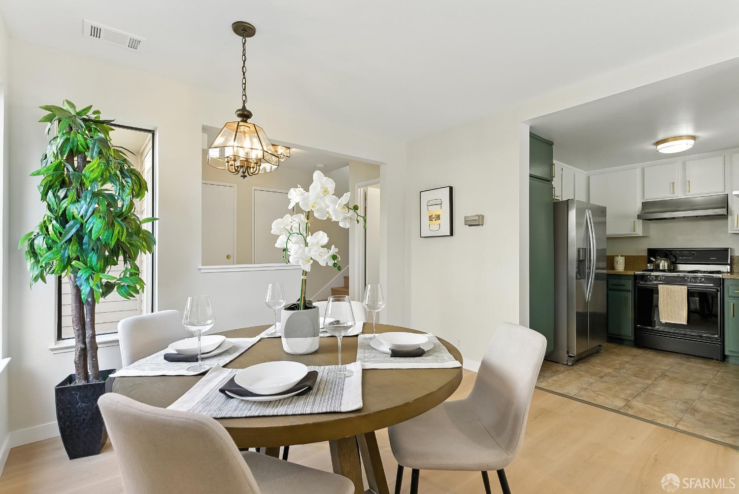 Detail Gallery Image 6 of 65 For 91 Crown Cir, South San Francisco,  CA 94080 - 2 Beds | 2/1 Baths