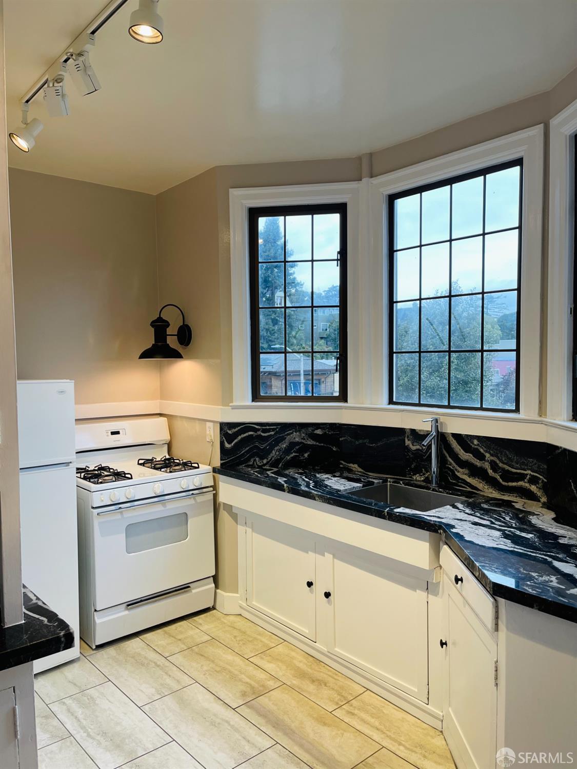Detail Gallery Image 40 of 63 For 265 Rivoli St, San Francisco,  CA 94117 - – Beds | – Baths