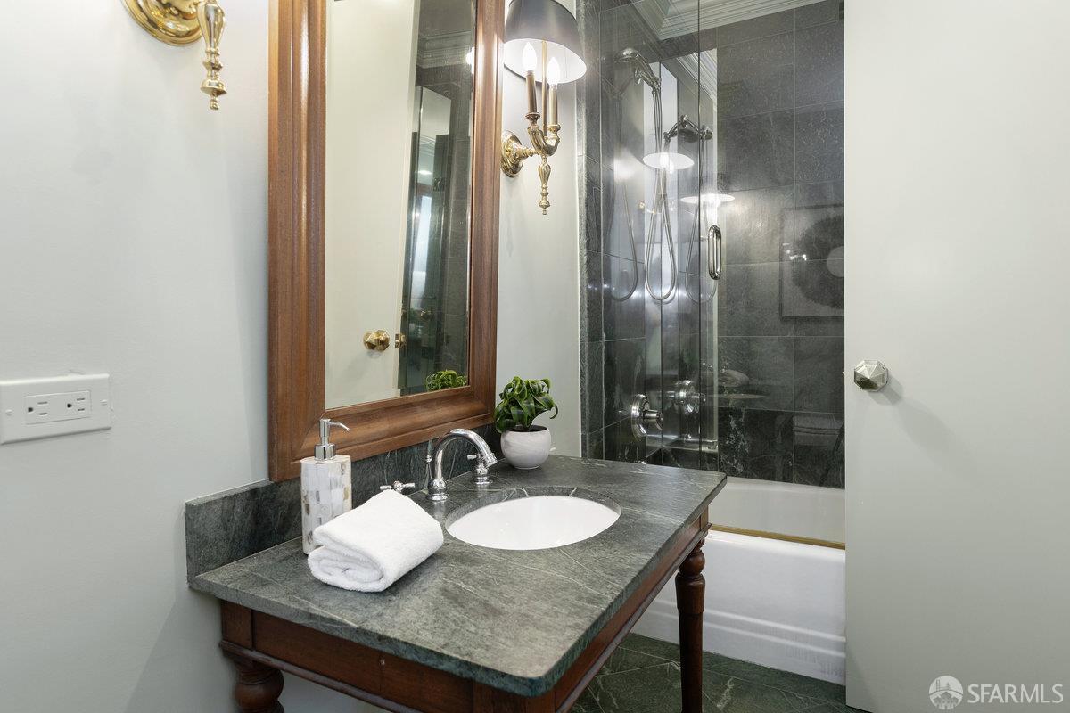 Detail Gallery Image 26 of 35 For 1080 Chestnut St 1b,  San Francisco,  CA 94109 - 1 Beds | 1/1 Baths