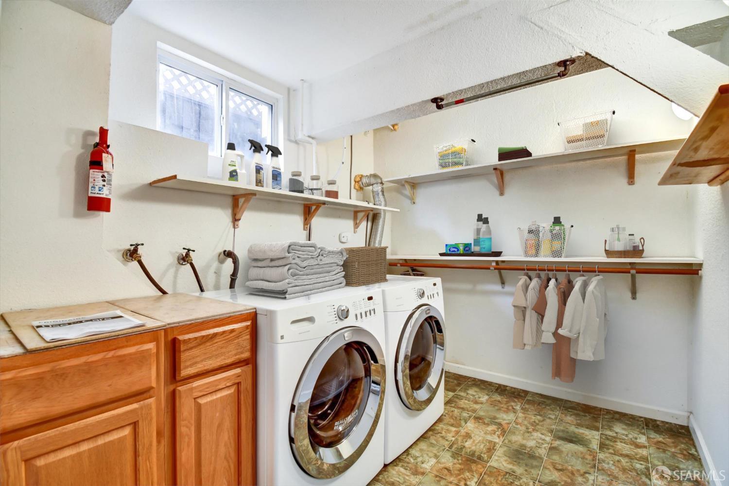 Detail Gallery Image 31 of 38 For 1138 Everglades Dr, Pacifica,  CA 94044 - 5 Beds | 4/1 Baths