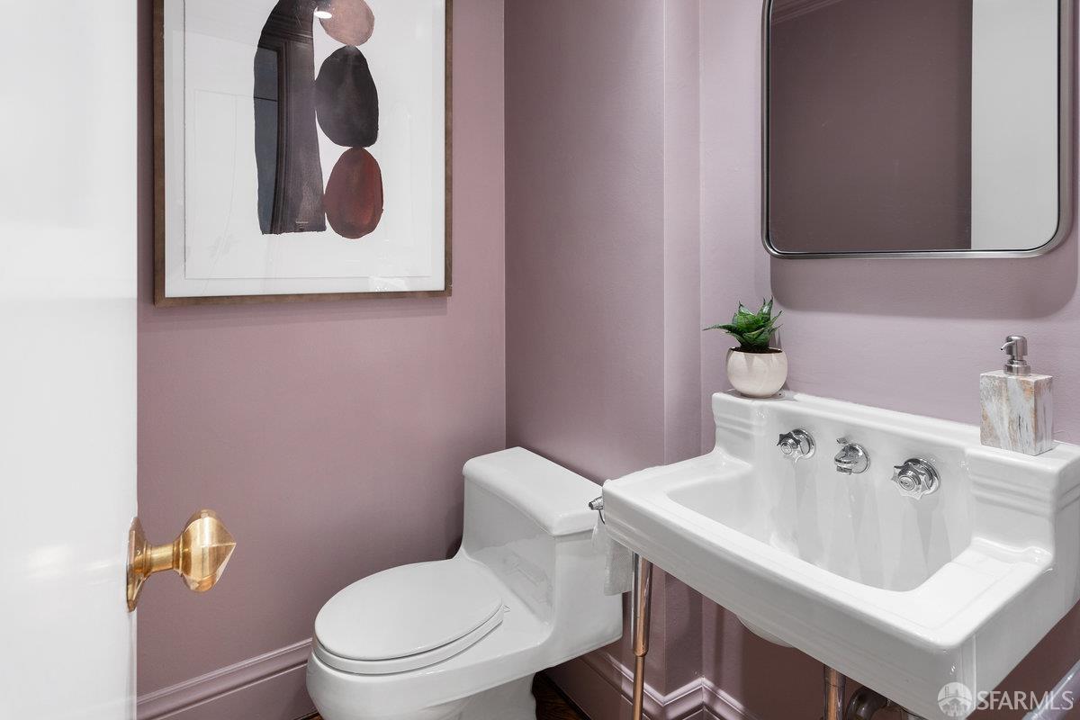 Detail Gallery Image 17 of 35 For 1080 Chestnut St 1b,  San Francisco,  CA 94109 - 1 Beds | 1/1 Baths